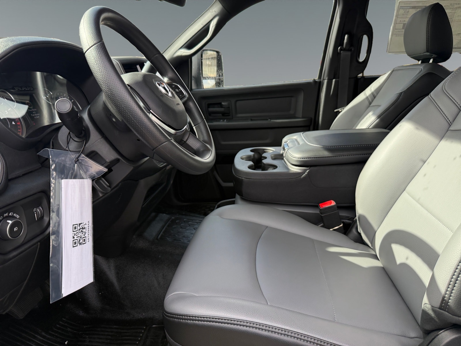 2026 RAM 3500 Chassis Tradesman - Photo 9