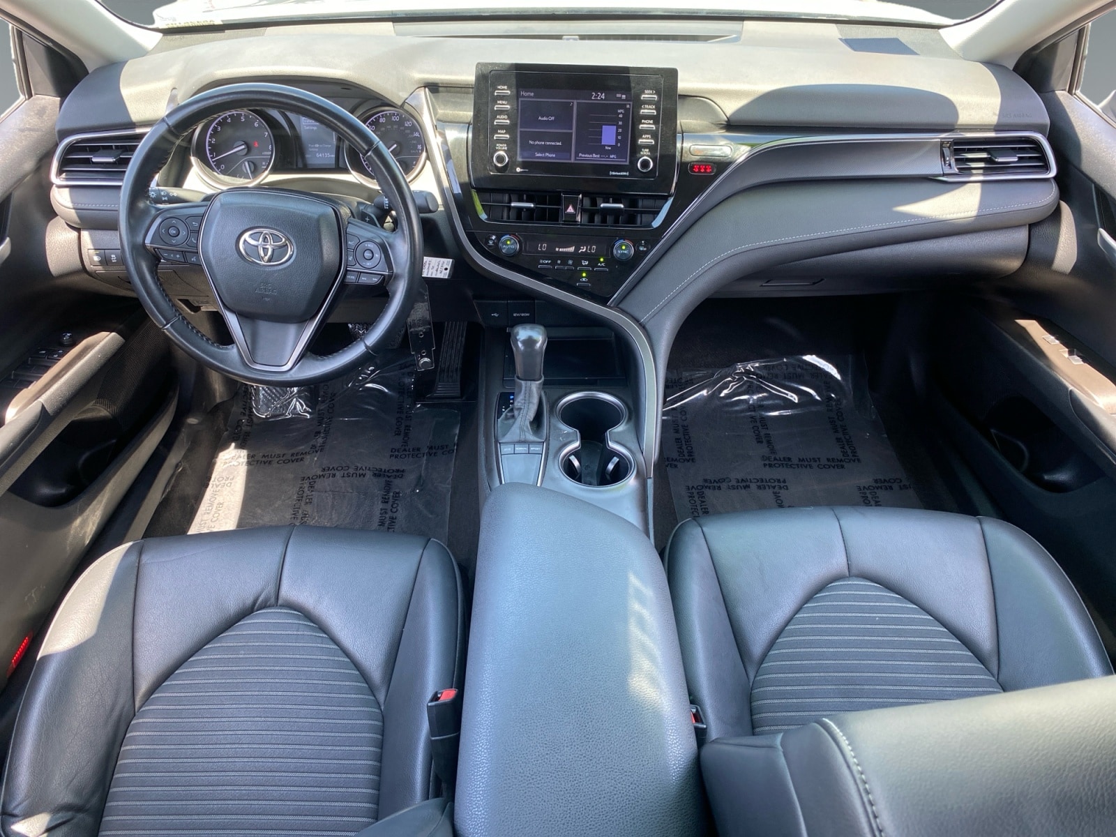 2023 Toyota Camry SE - Photo 10