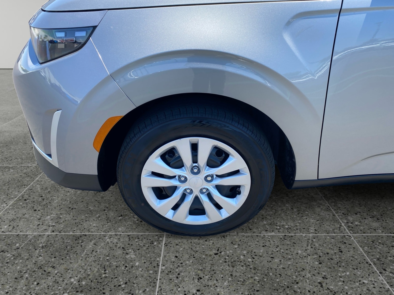 2025 Kia Soul LX - Photo 14