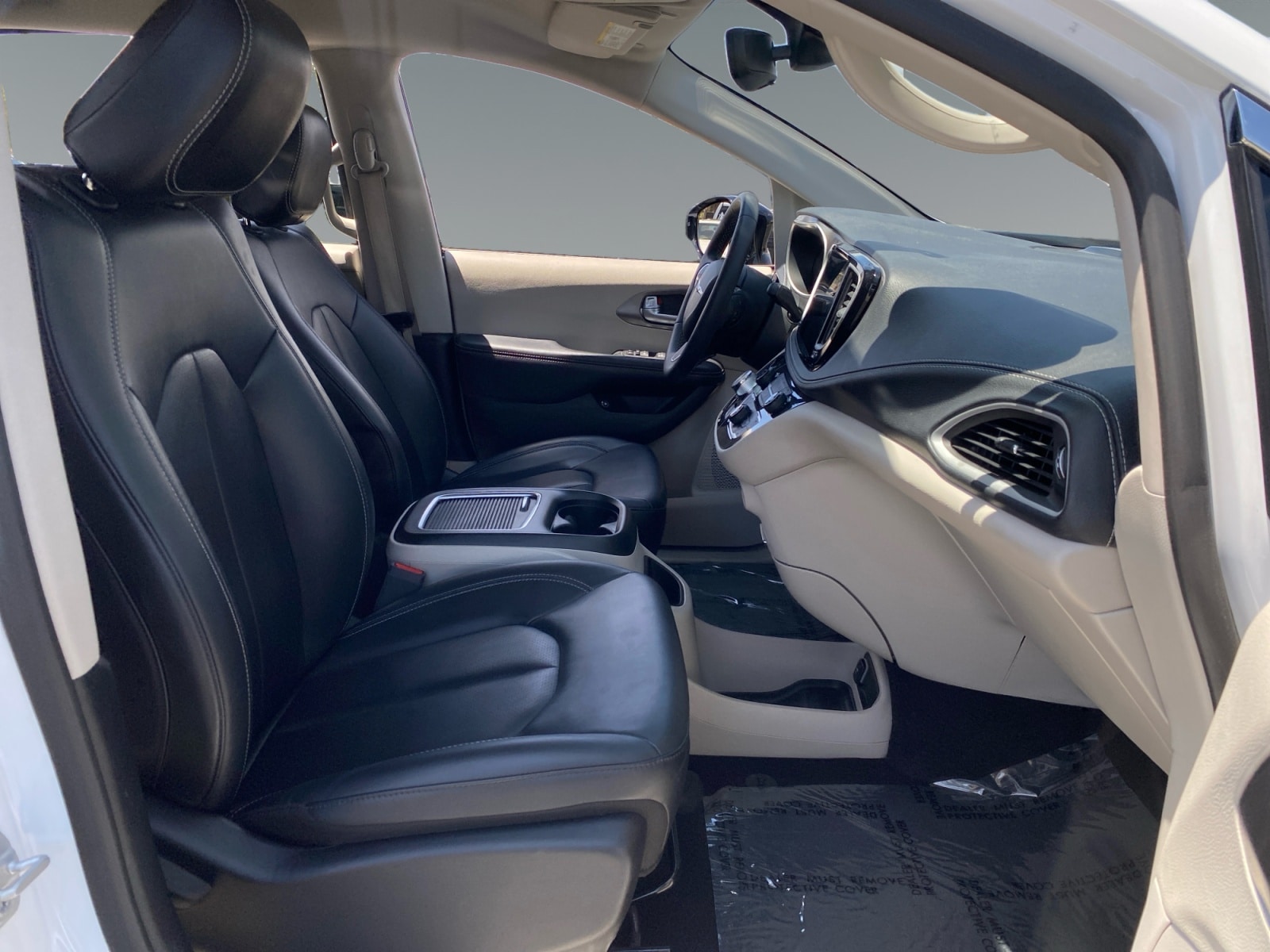 2024 Chrysler Pacifica PHEV Select - Photo 15