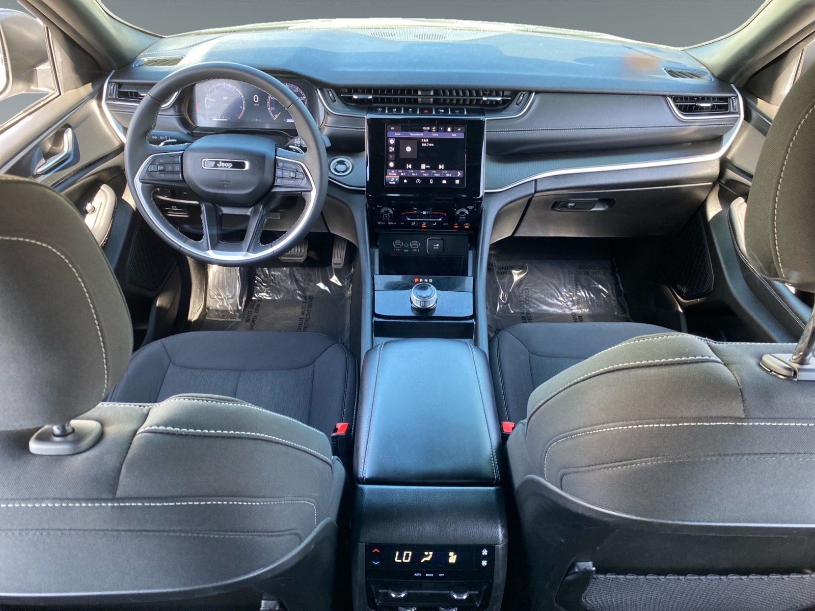 2024 Jeep Grand Cherokee L Laredo - Photo 10