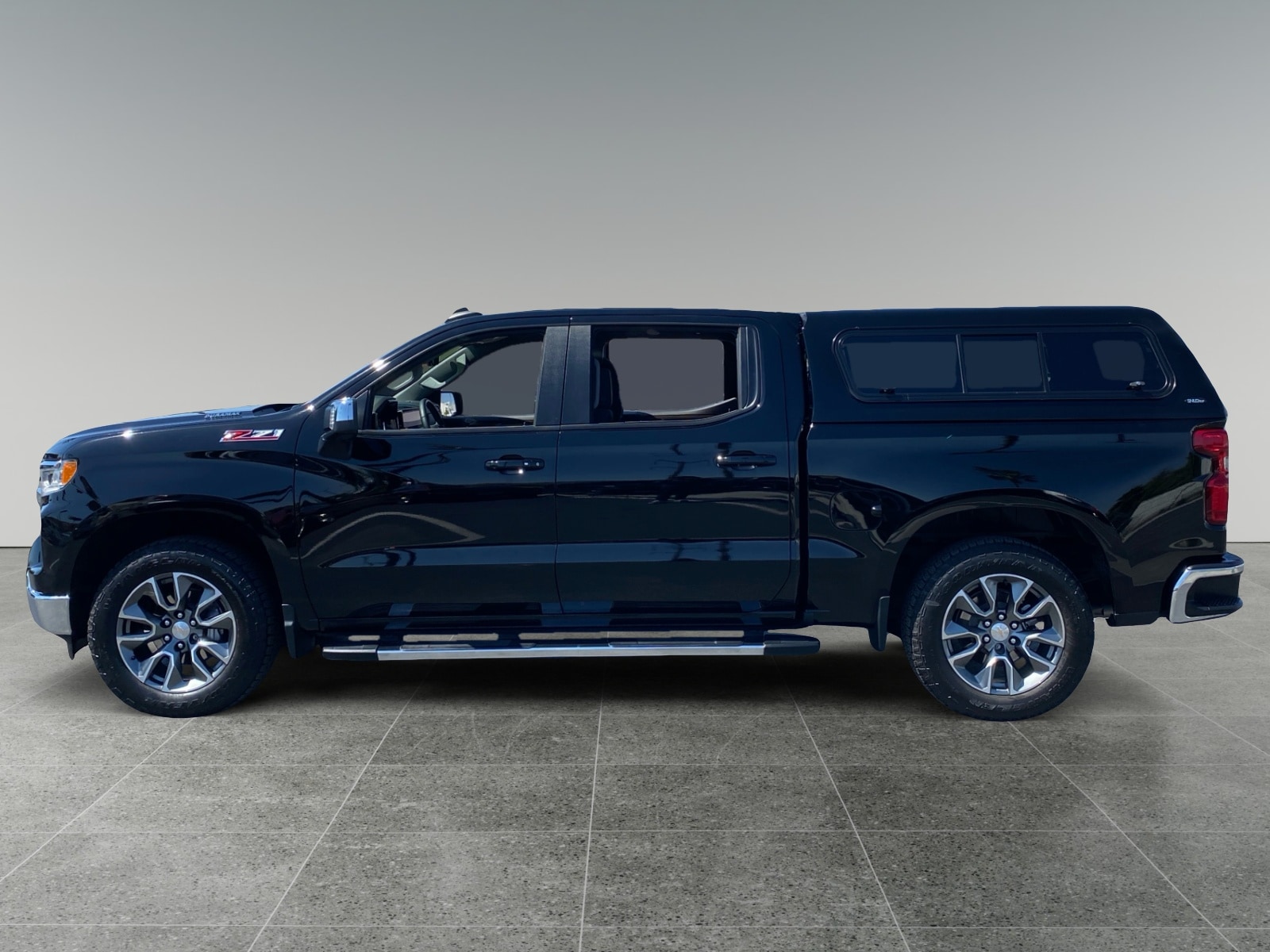 2024 Chevrolet Silverado 1500 LT w/1LT photo 2