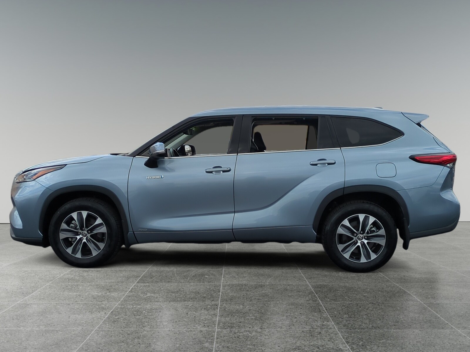 2021 Toyota Highlander Hybrid XLE photo 2