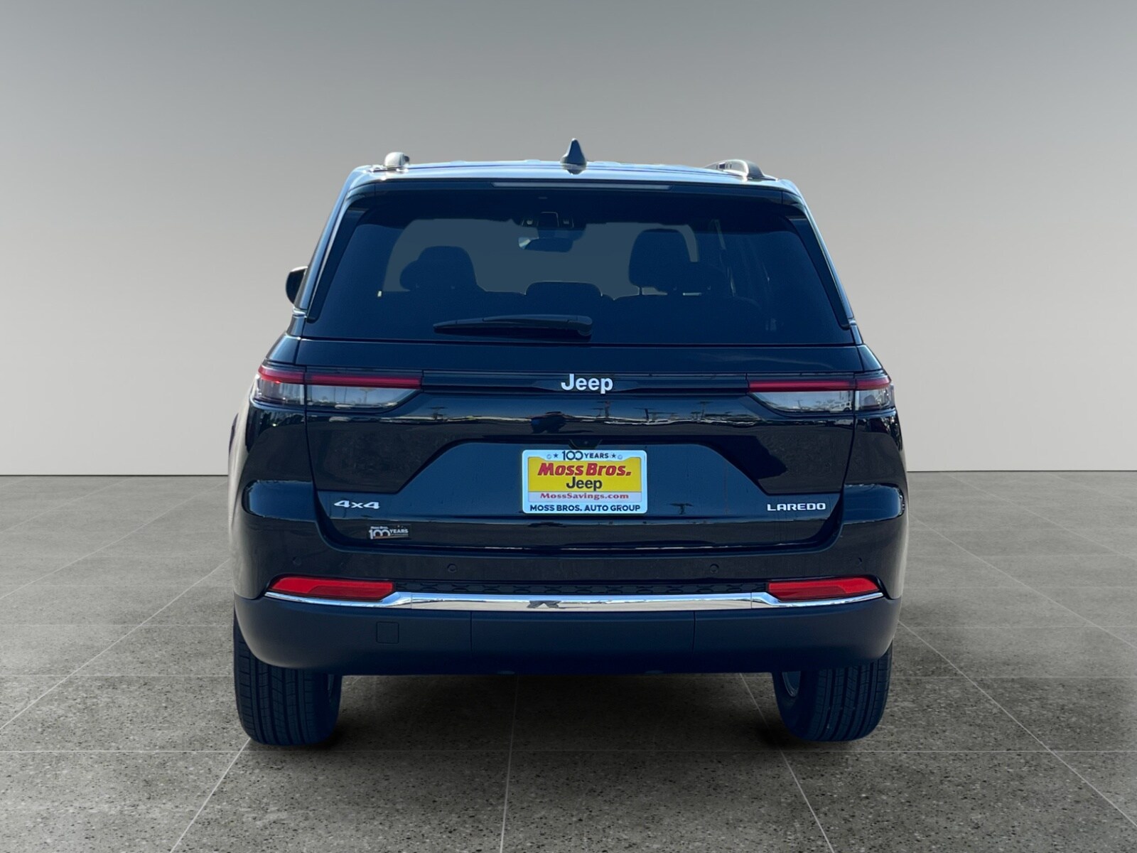 2025 Jeep Grand Cherokee Laredo X photo 3