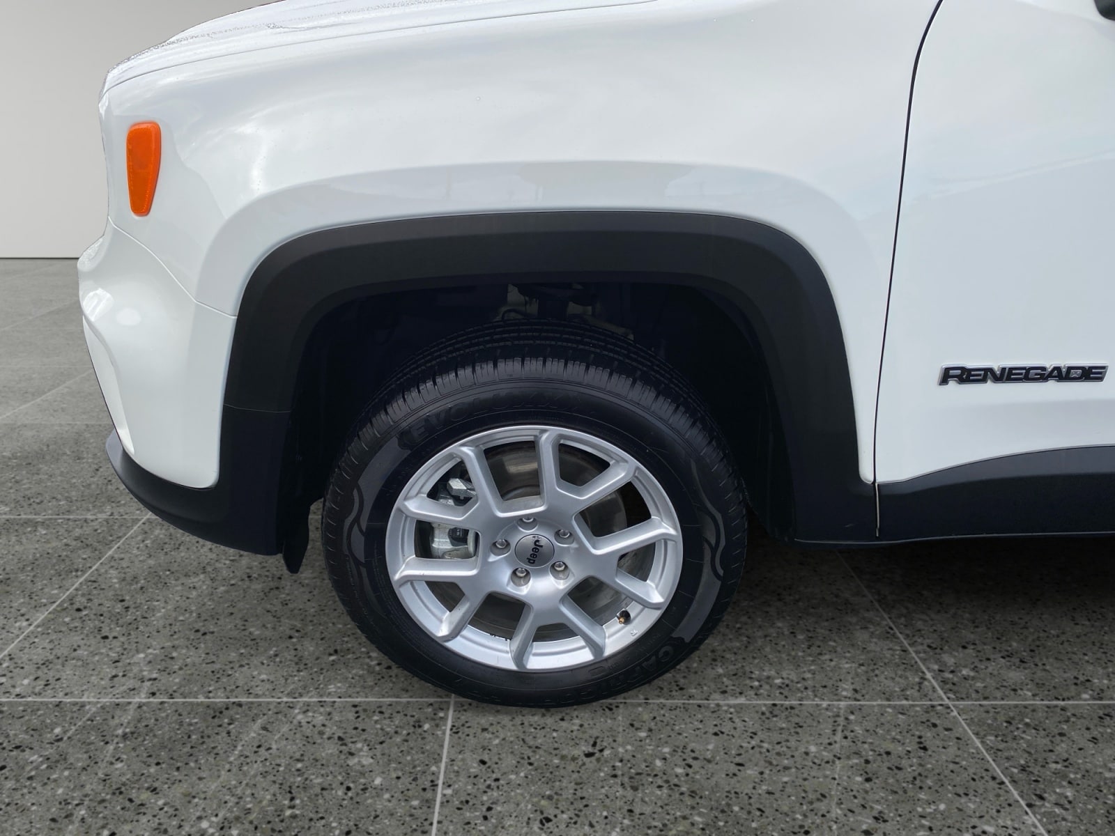 2023 Jeep Renegade Latitude photo 5