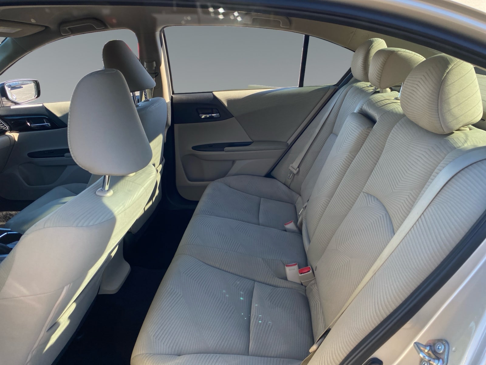 2016 Honda Accord LX - Photo 13