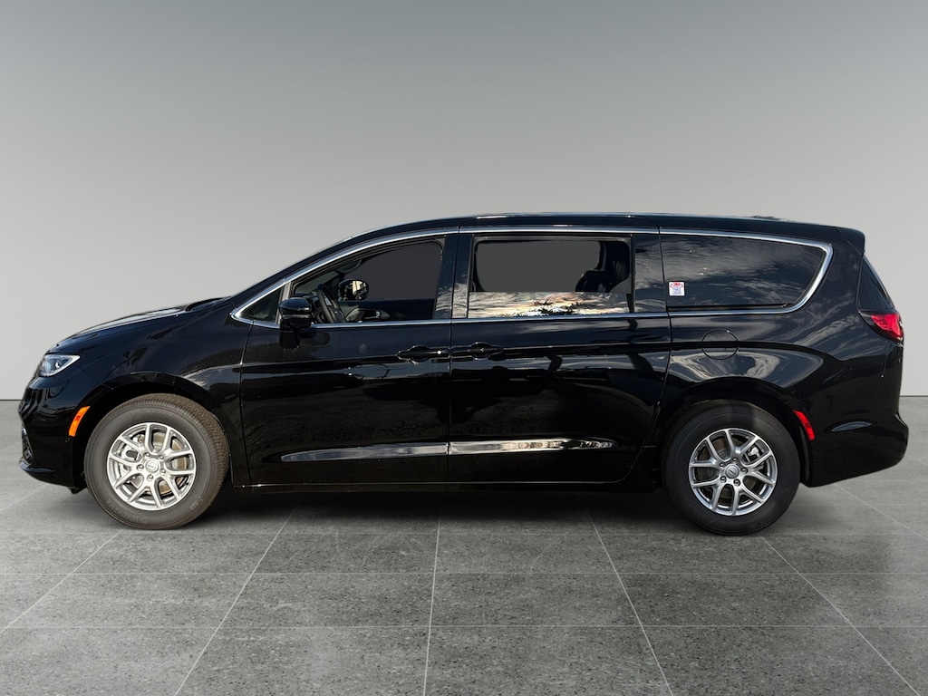 New 2026 Chrysler Pacifica Select Passenger Van