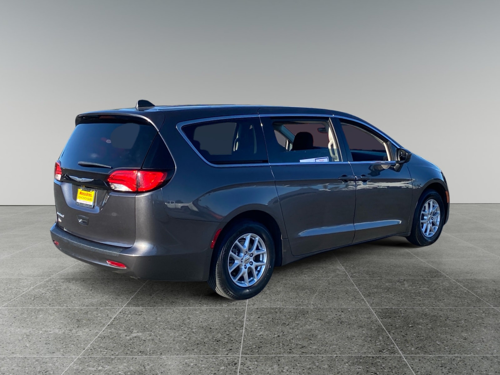 2023 Chrysler Voyager LX photo 5