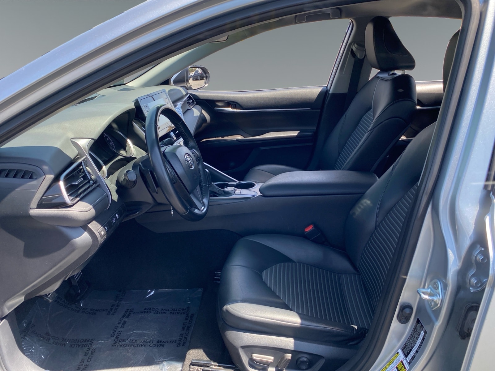 2023 Toyota Camry SE - Photo 9