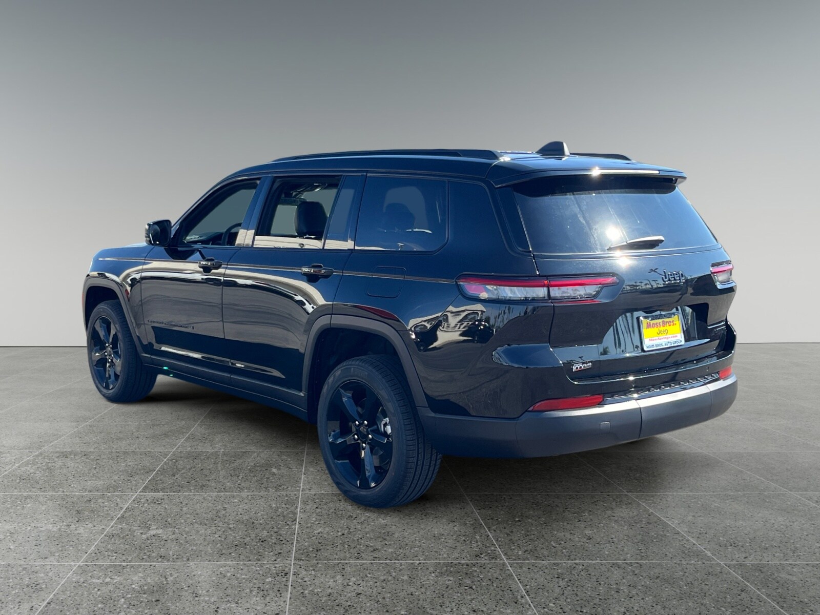 2025 Jeep Grand Cherokee Limited photo 2