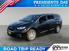 2026 Chrysler Pacifica Select Passenger Van