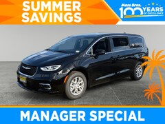 2026 Chrysler Pacifica Select Passenger Van