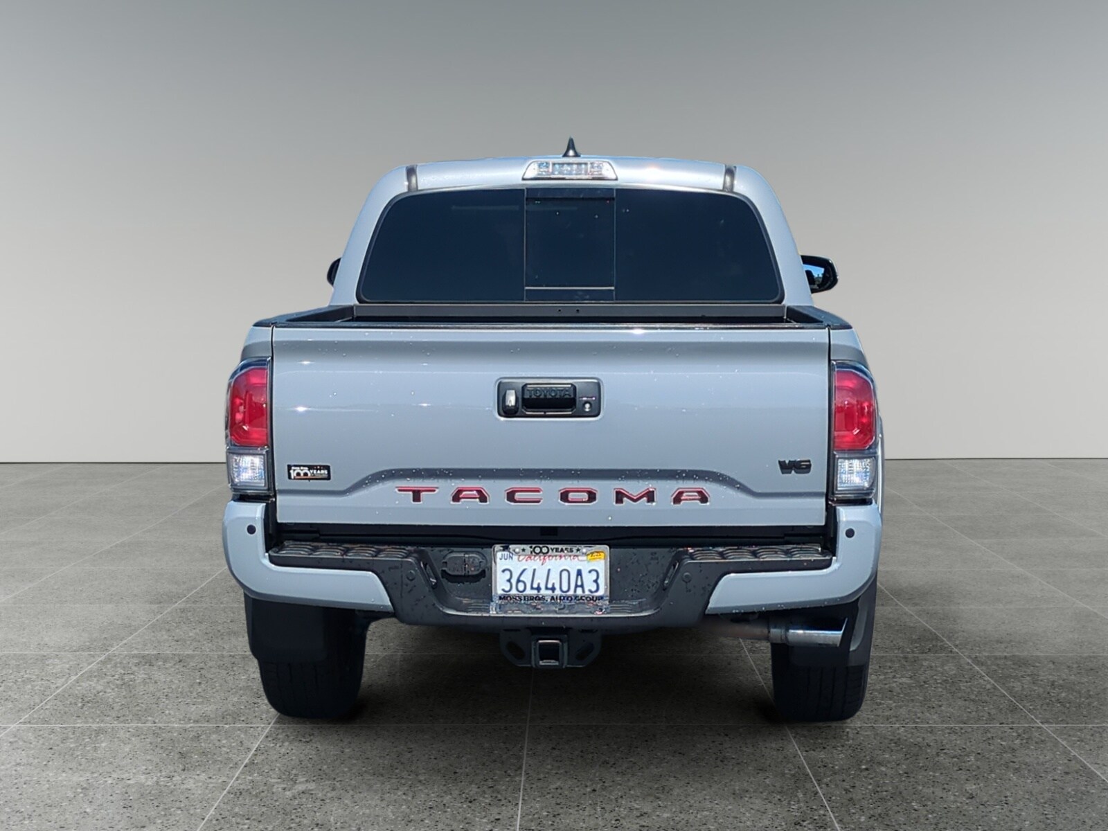 2020 Toyota Tacoma TRD Sport photo 3