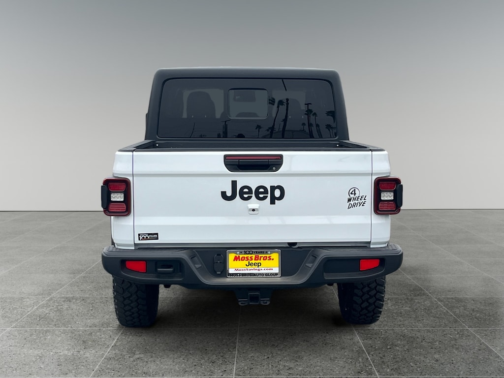New 2025 Jeep Gladiator Sport Pickup