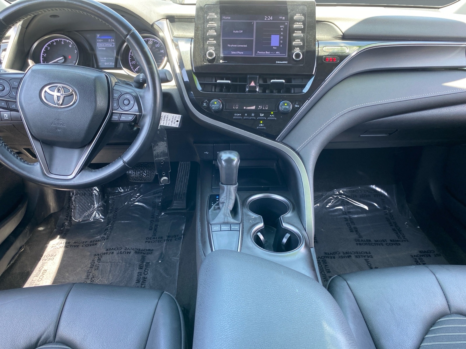 2023 Toyota Camry SE - Photo 11