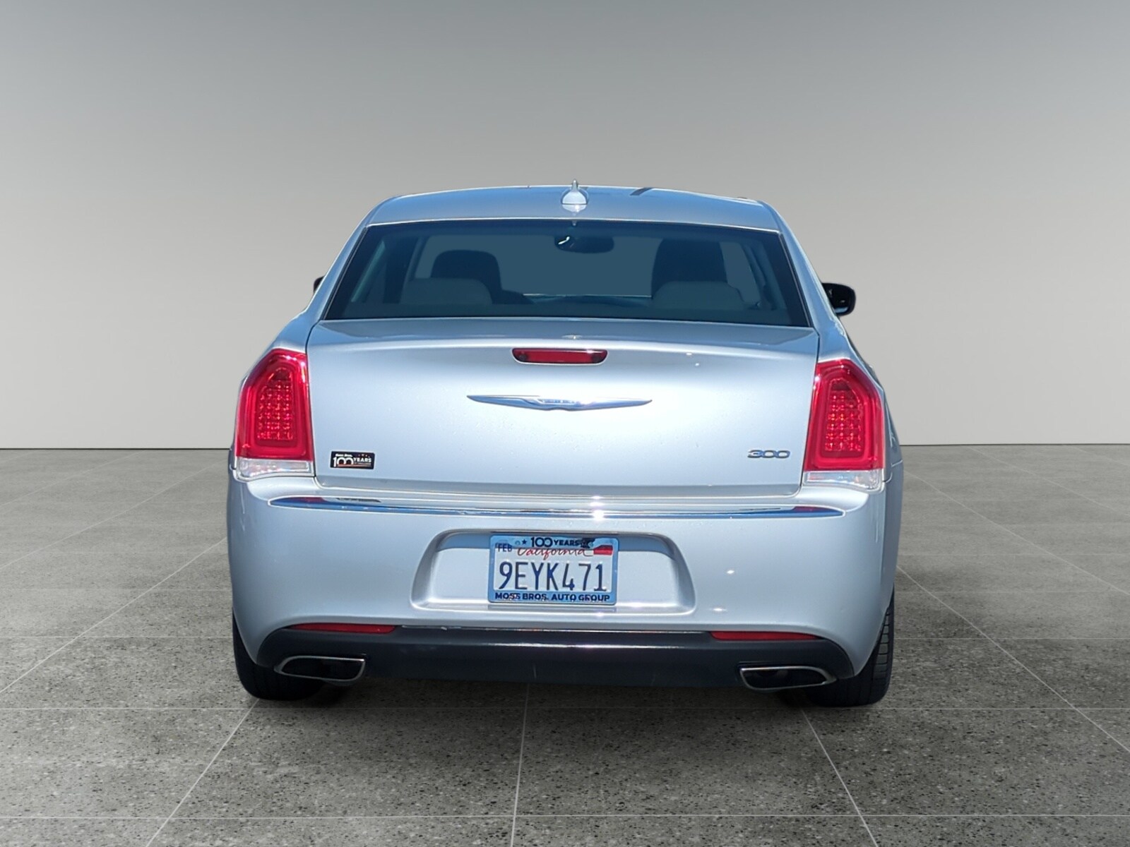 2023 Chrysler 300 Touring photo 4