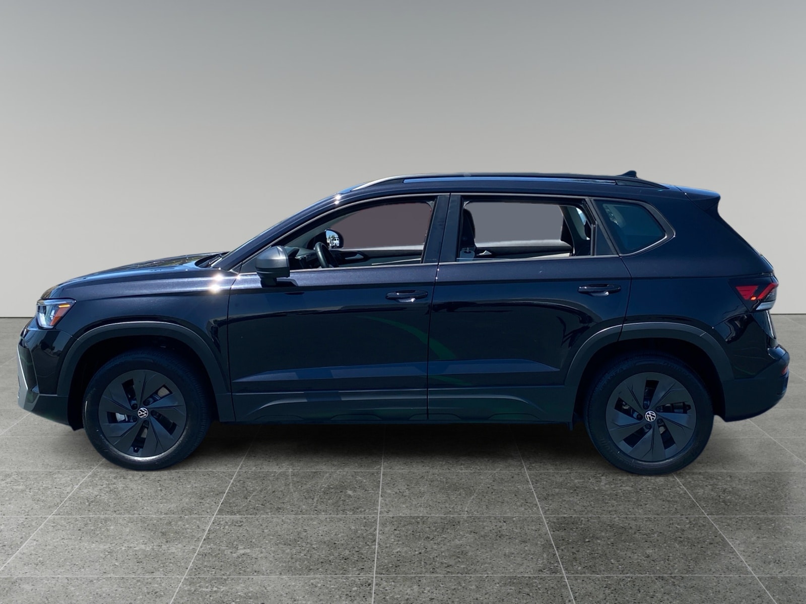 2025 Volkswagen Taos 1.5T S photo 2