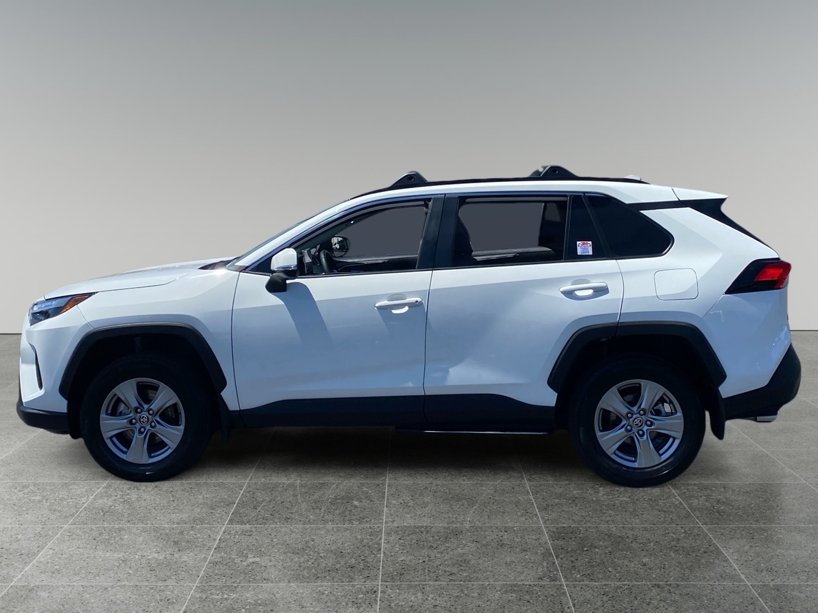 2025 Toyota RAV4 XLE - Photo 2