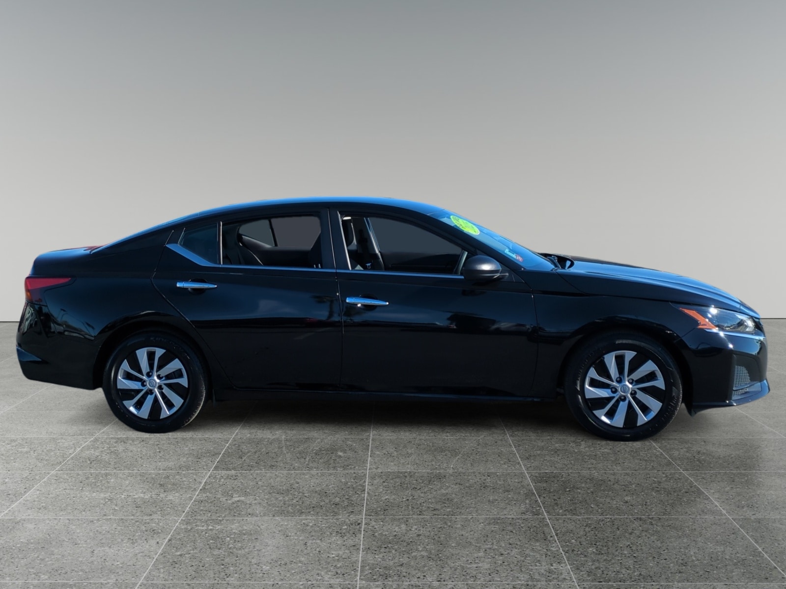 2025 Nissan Altima S photo 6