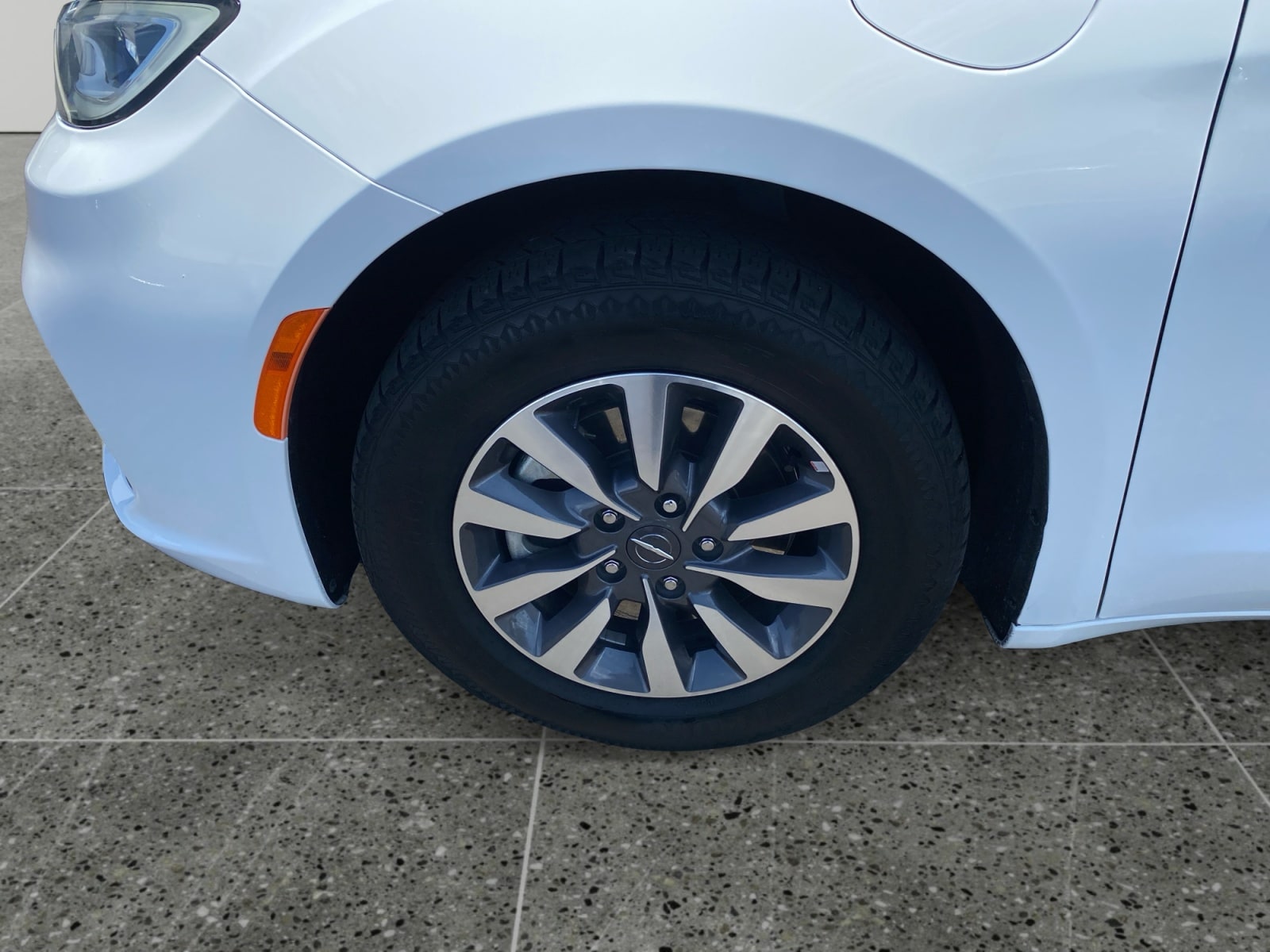 2024 Chrysler Pacifica PHEV Select - Photo 14