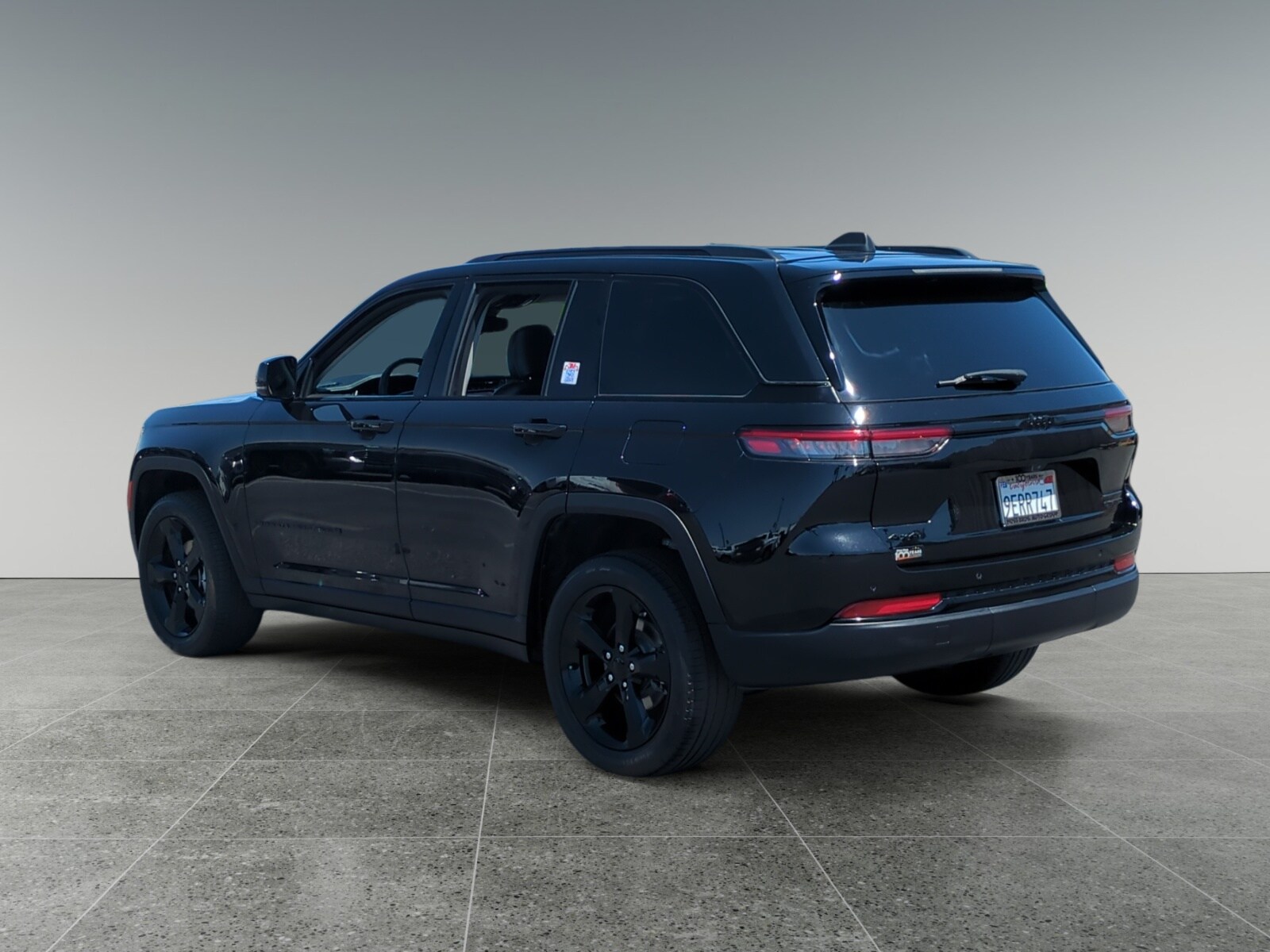 2023 Jeep Grand Cherokee Limited photo 2