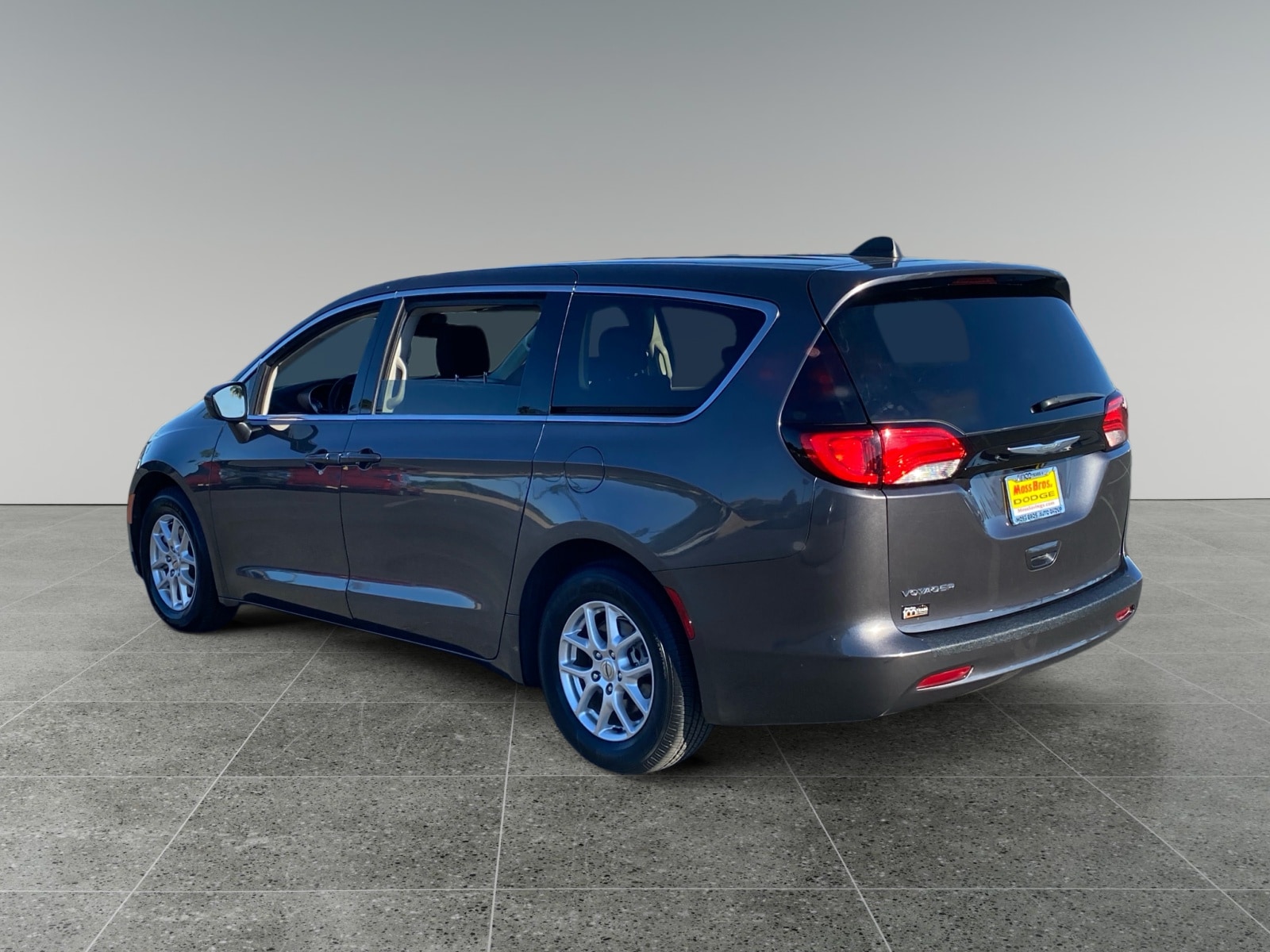 2023 Chrysler Voyager LX photo 3