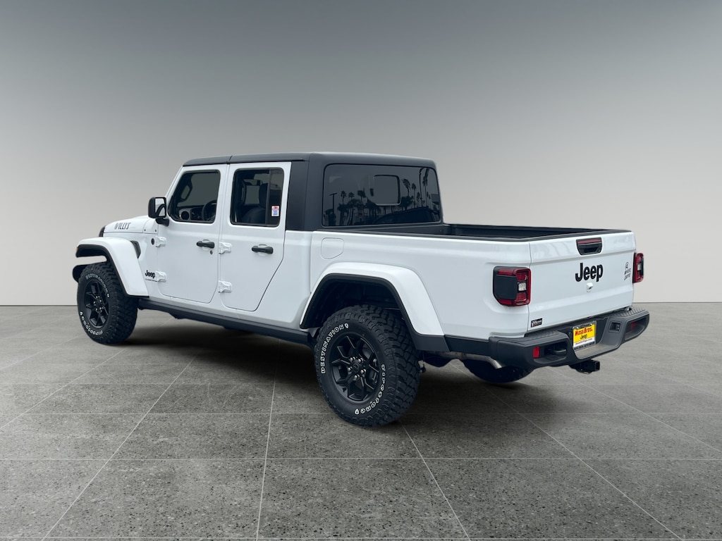 New 2025 Jeep Gladiator Sport Pickup