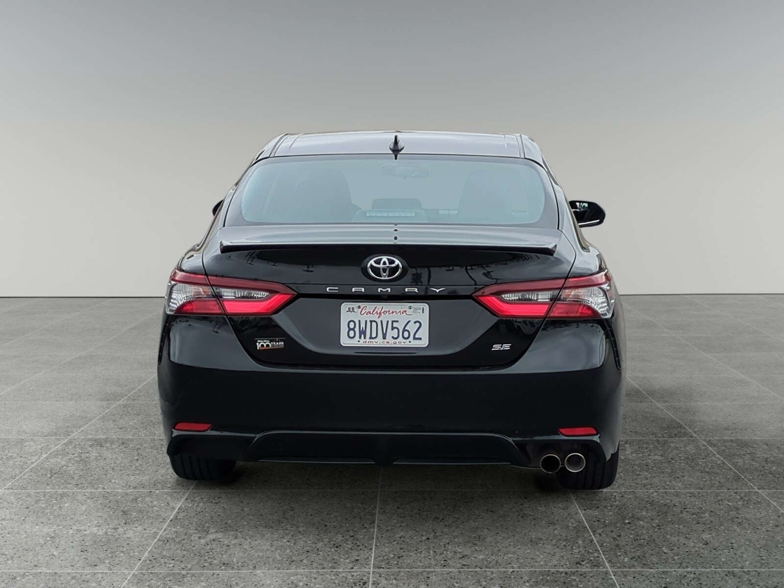2021 Toyota Camry SE photo 3