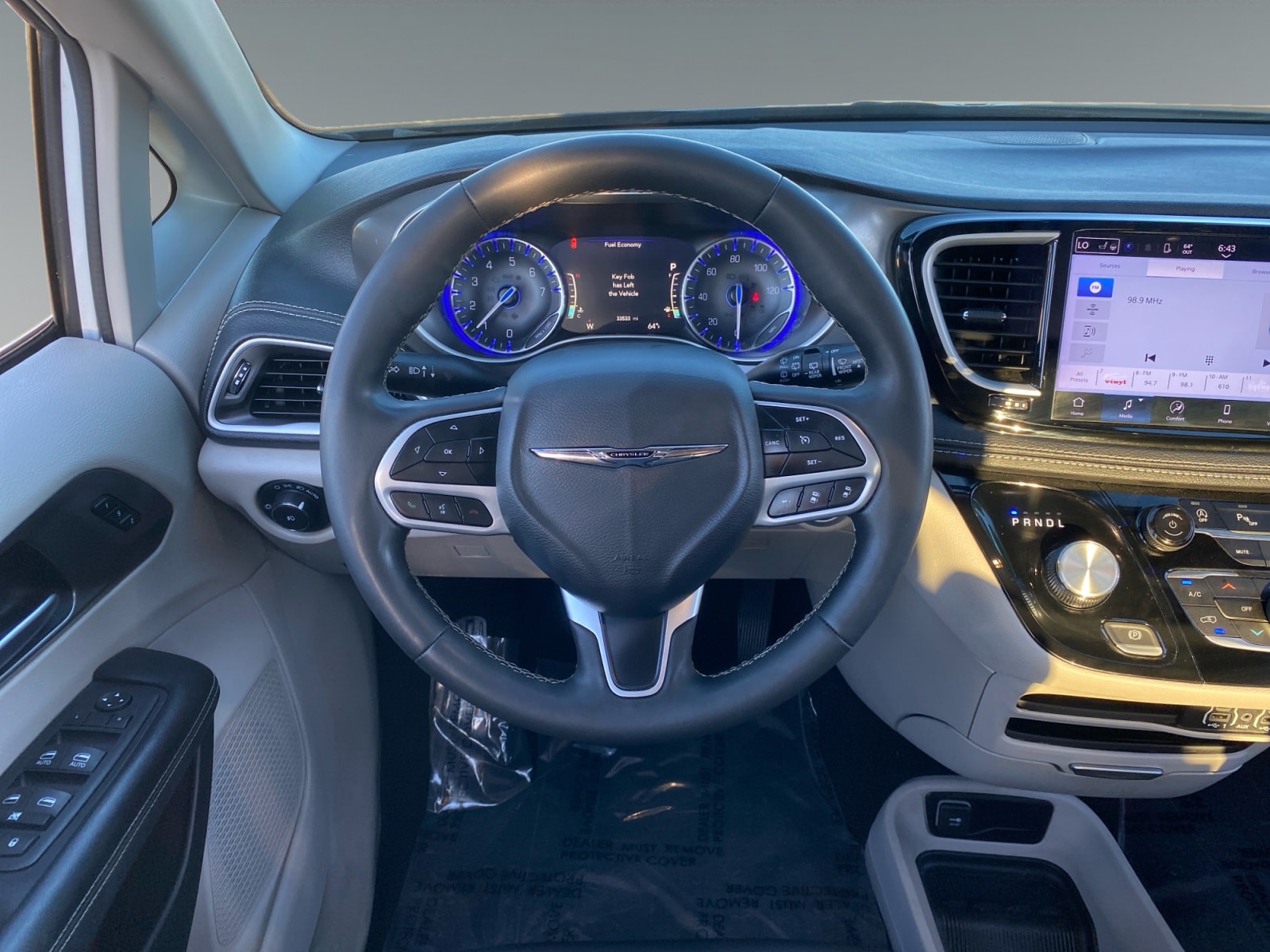 2023 Chrysler Pacifica Touring L - Photo 12