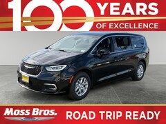 2026 Chrysler Pacifica Select Passenger Van