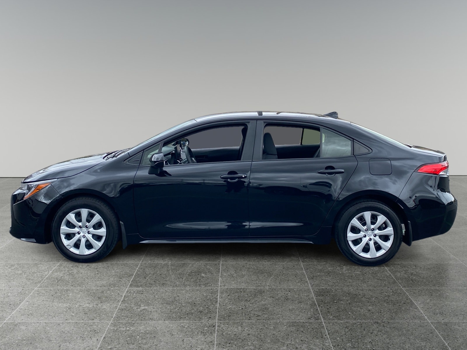 2023 Toyota Corolla LE photo 2