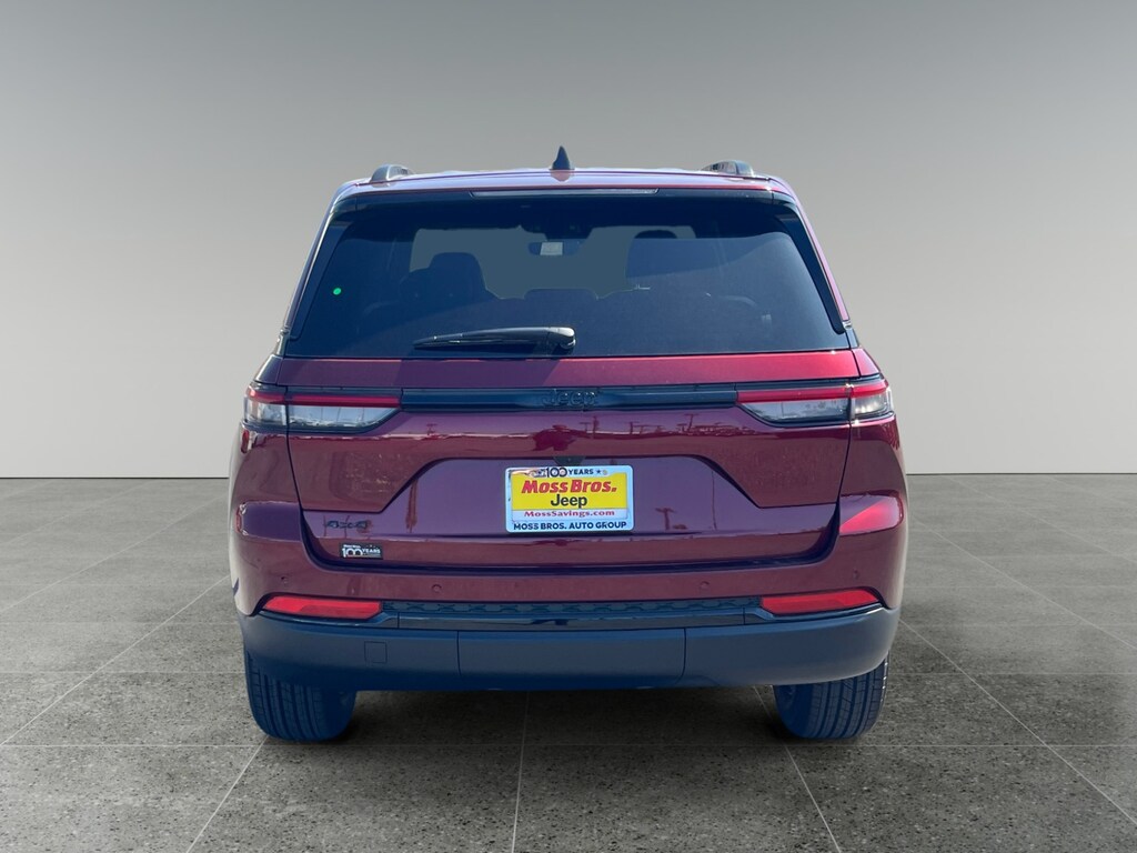 New 2025 Jeep Grand Cherokee Laredo Sport Utility