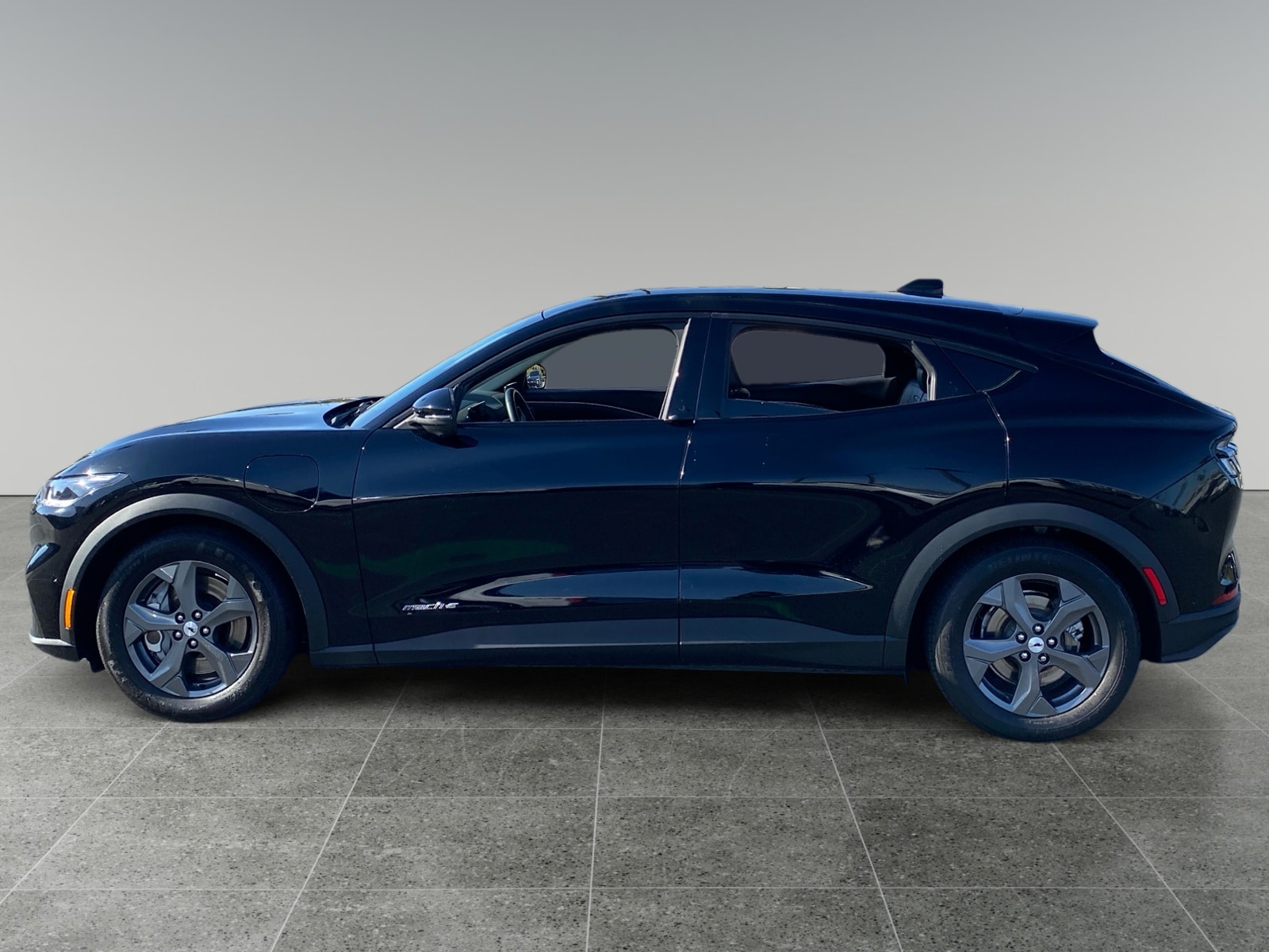 2021 Ford Mustang Mach-E Select photo 2