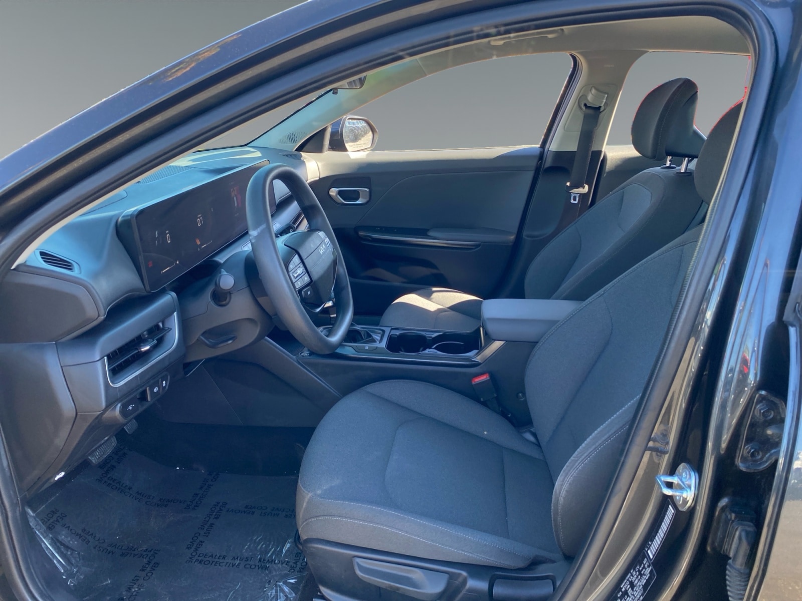 2025 Kia K4 LXS - Photo 9