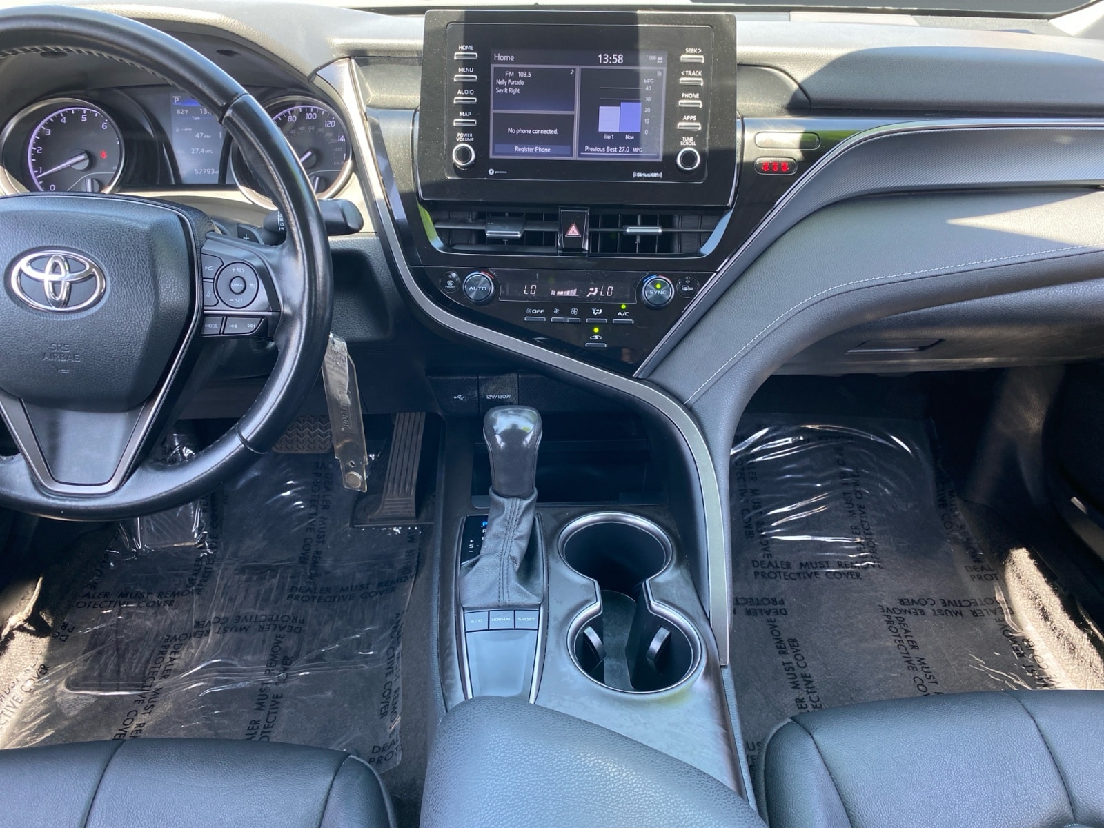2023 Toyota Camry SE - Photo 11