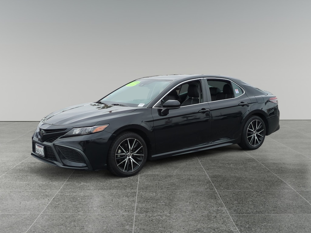 Used 2021 Toyota Camry SE Sedan