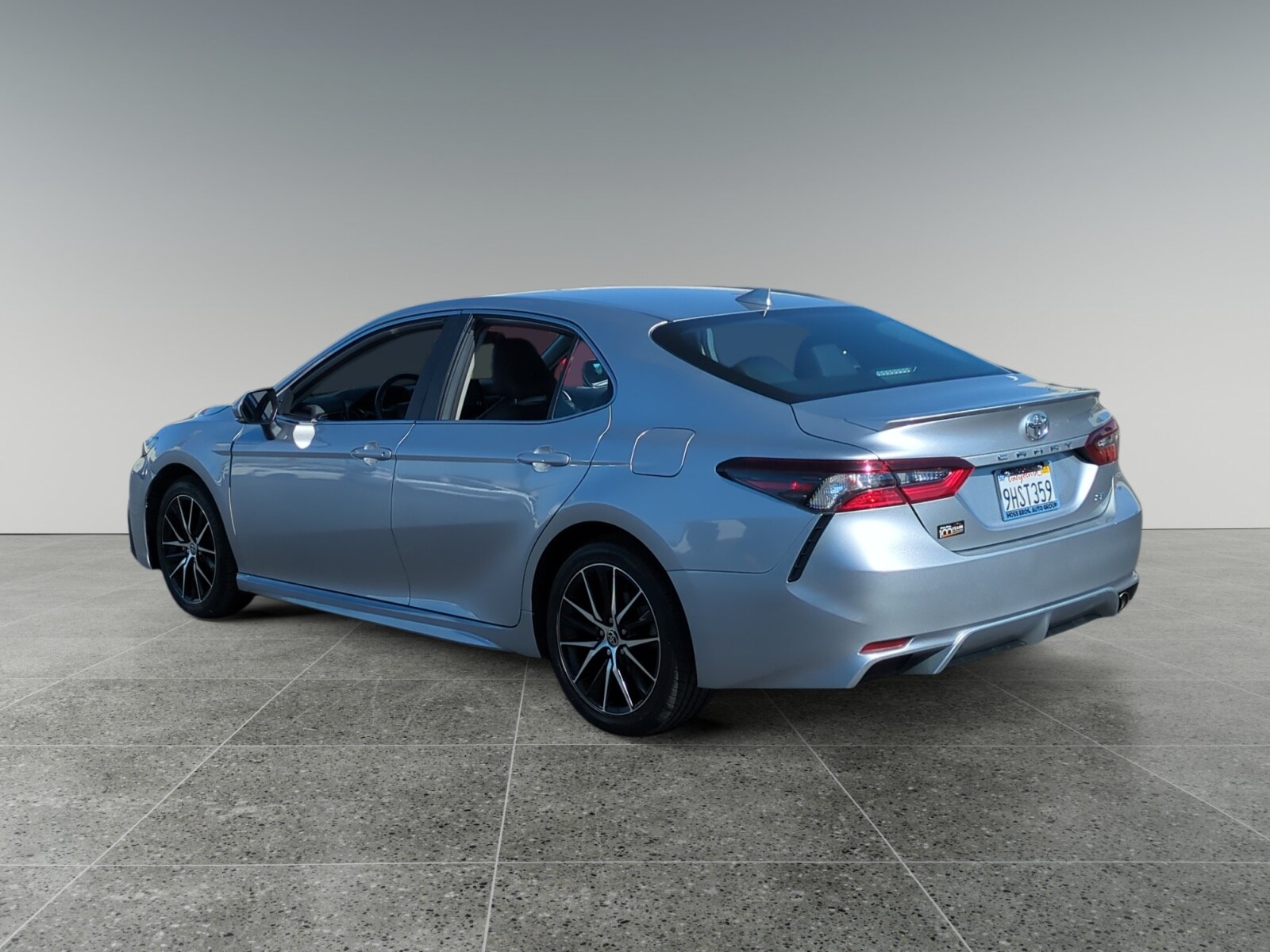 2024 Toyota Camry SE photo 3