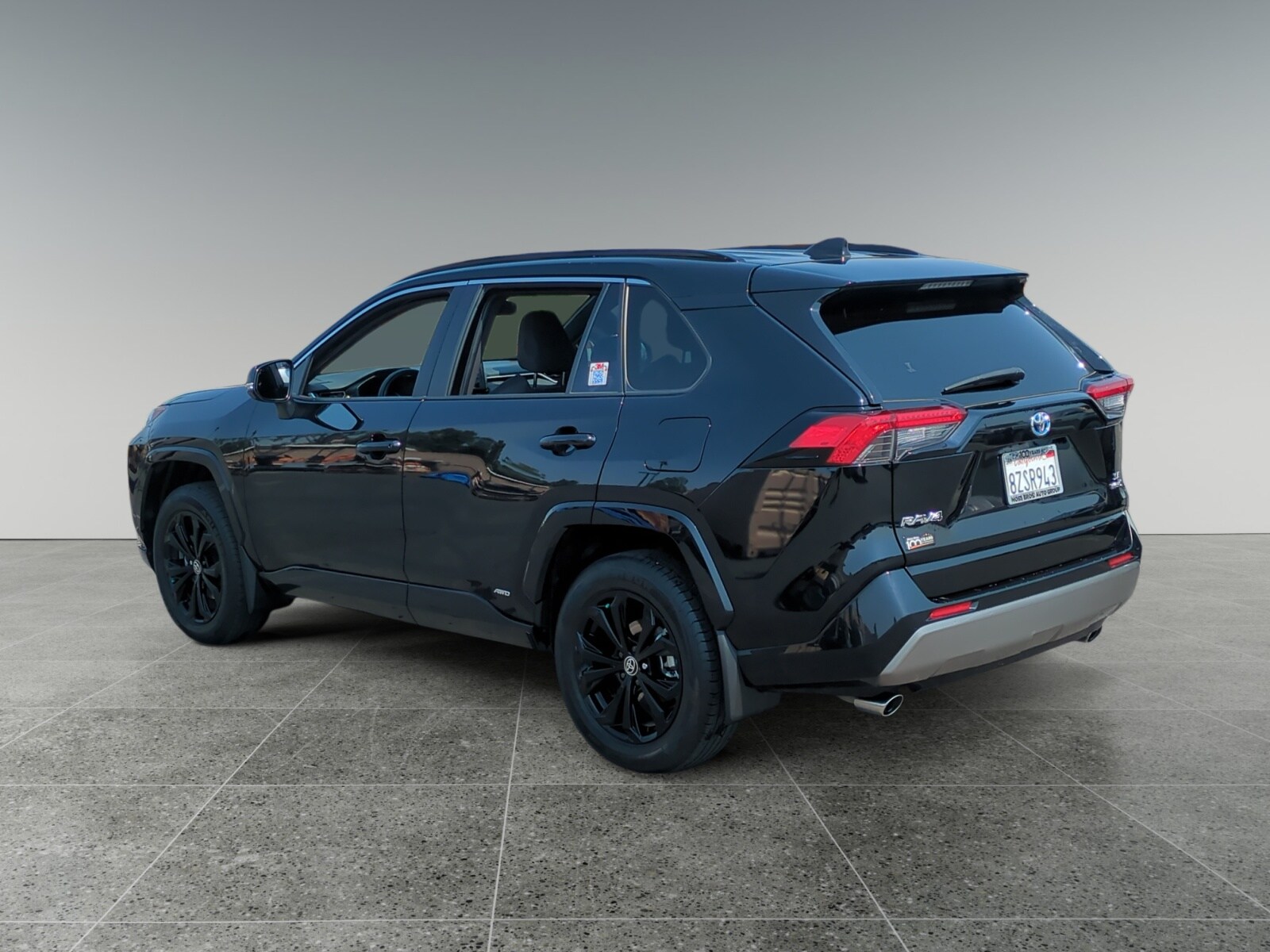 2022 Toyota RAV4 Hybrid SE photo 3