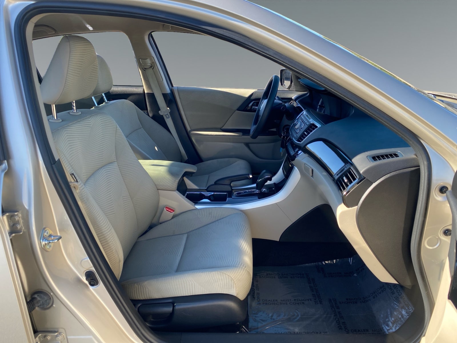 2016 Honda Accord LX - Photo 15