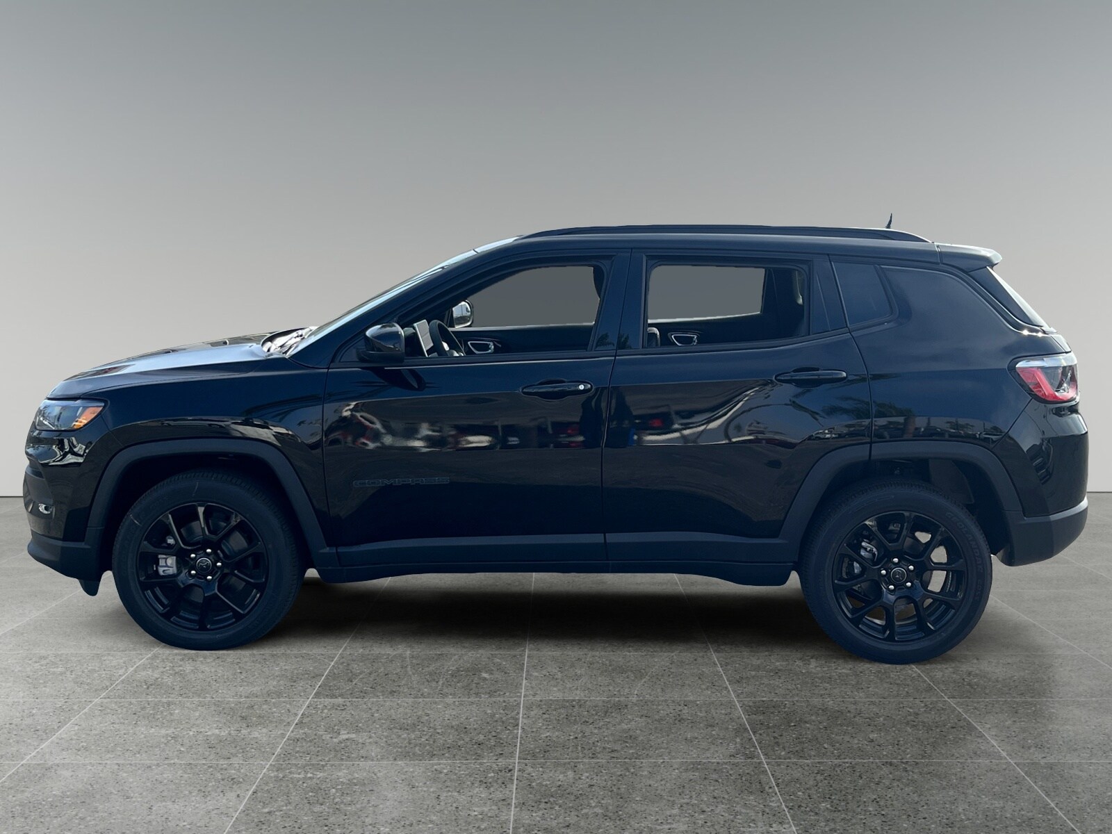 2026 Jeep Compass Latitude Sport photo 2