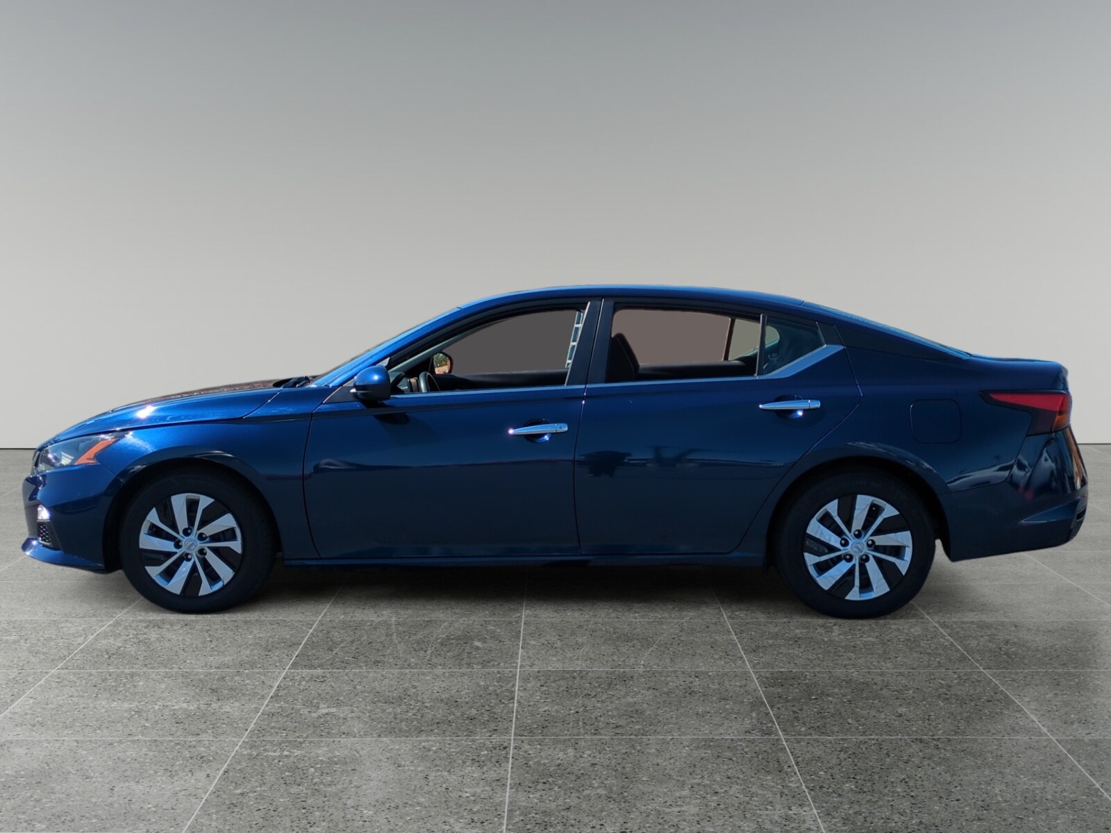 2022 Nissan Altima 2.5 S photo 2