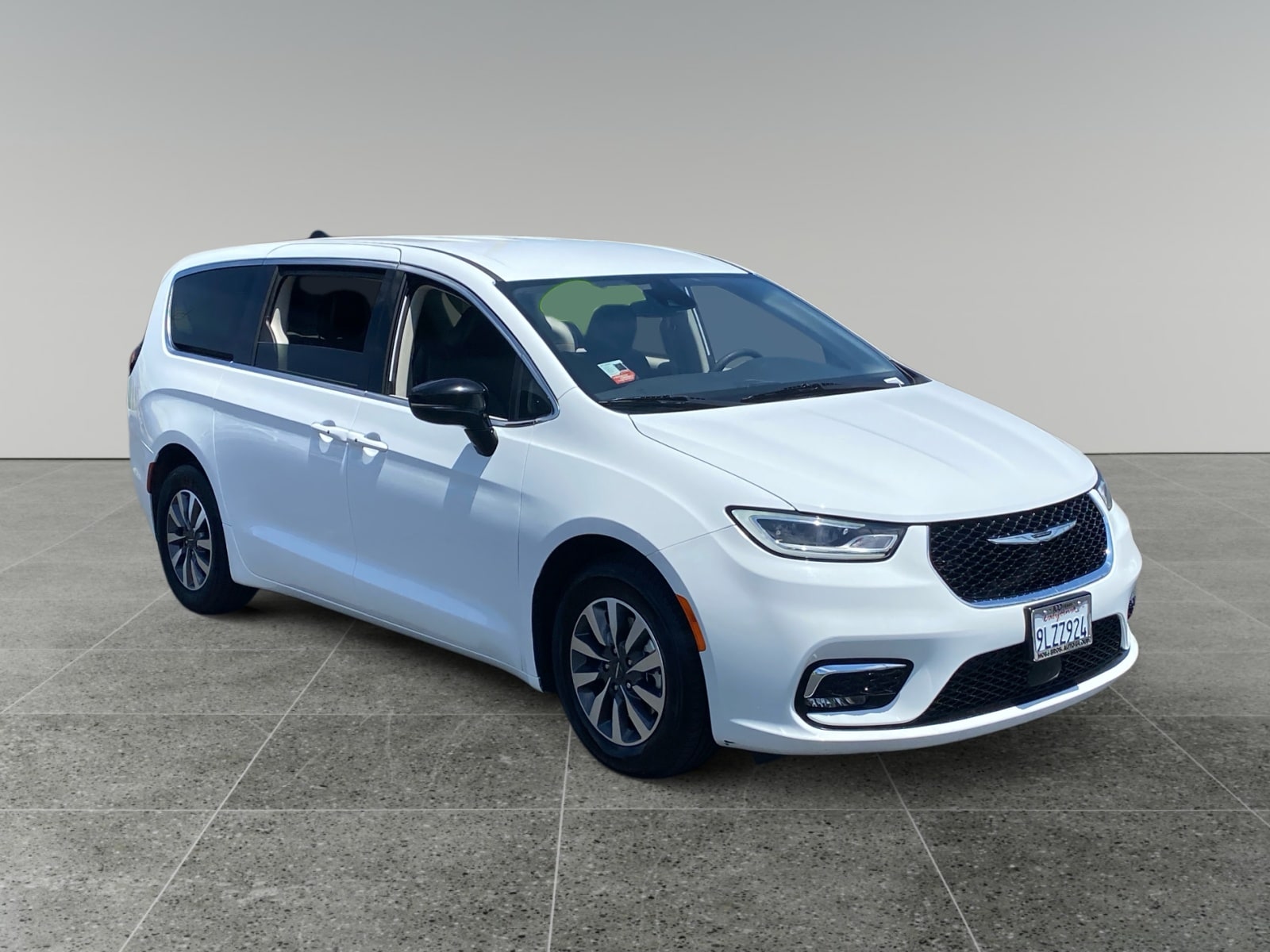 2024 Chrysler Pacifica PHEV Select - Photo 7