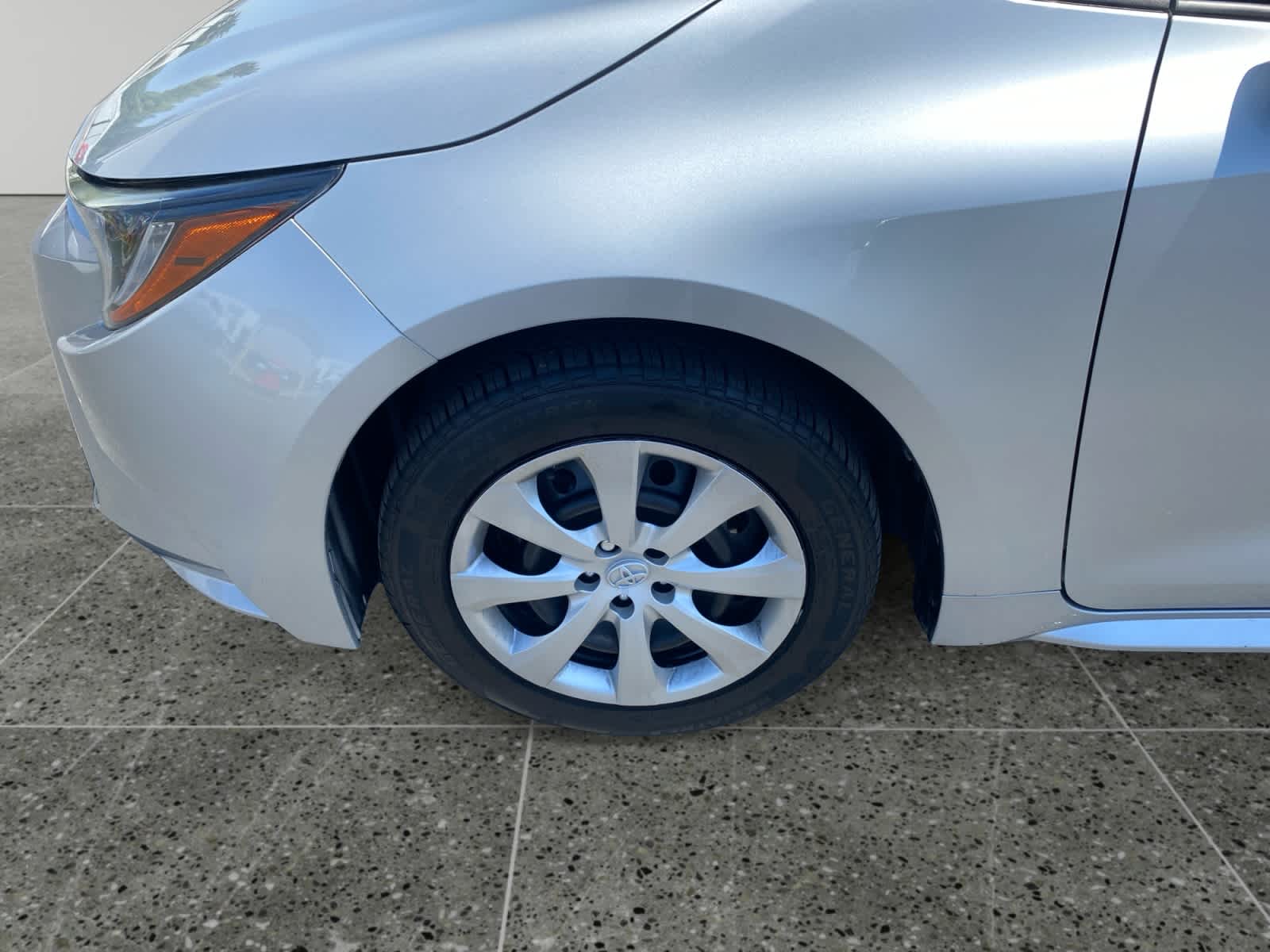 2021 Toyota Corolla LE - Photo 14
