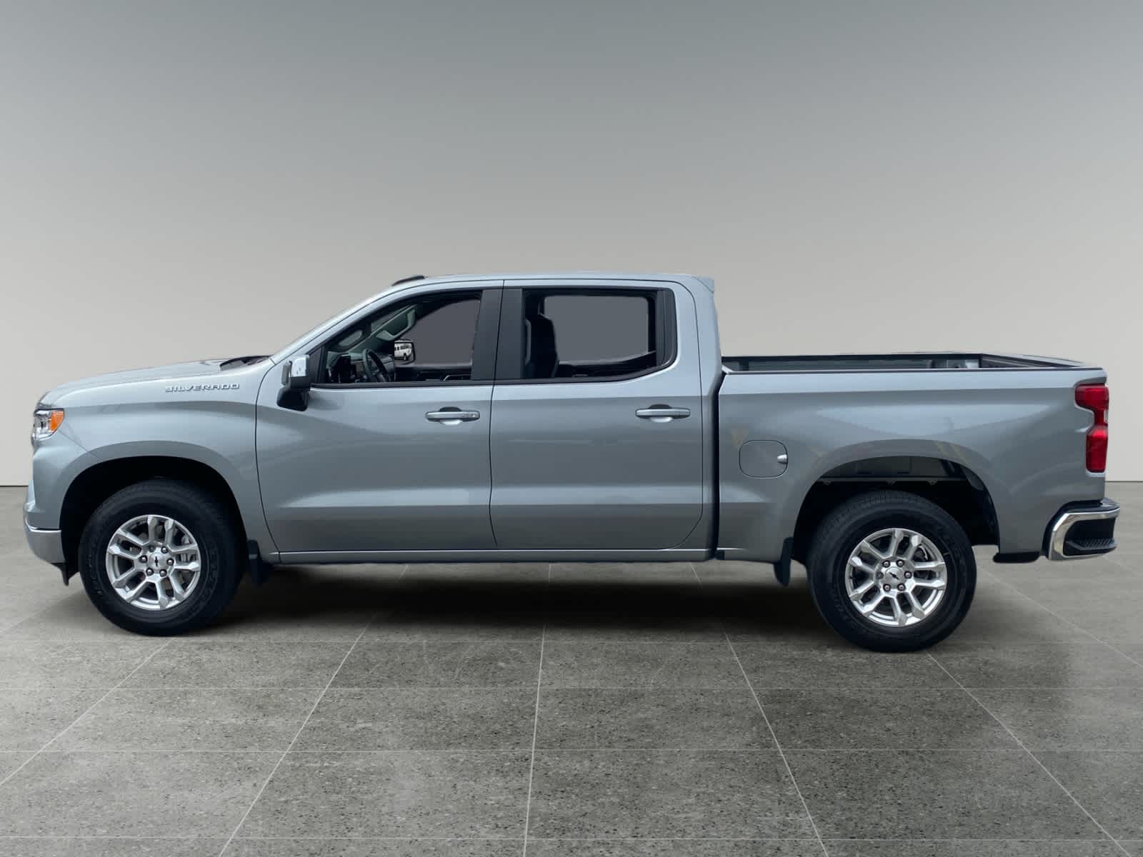 2025 Chevrolet Silverado 1500 LT w/1LT photo 2