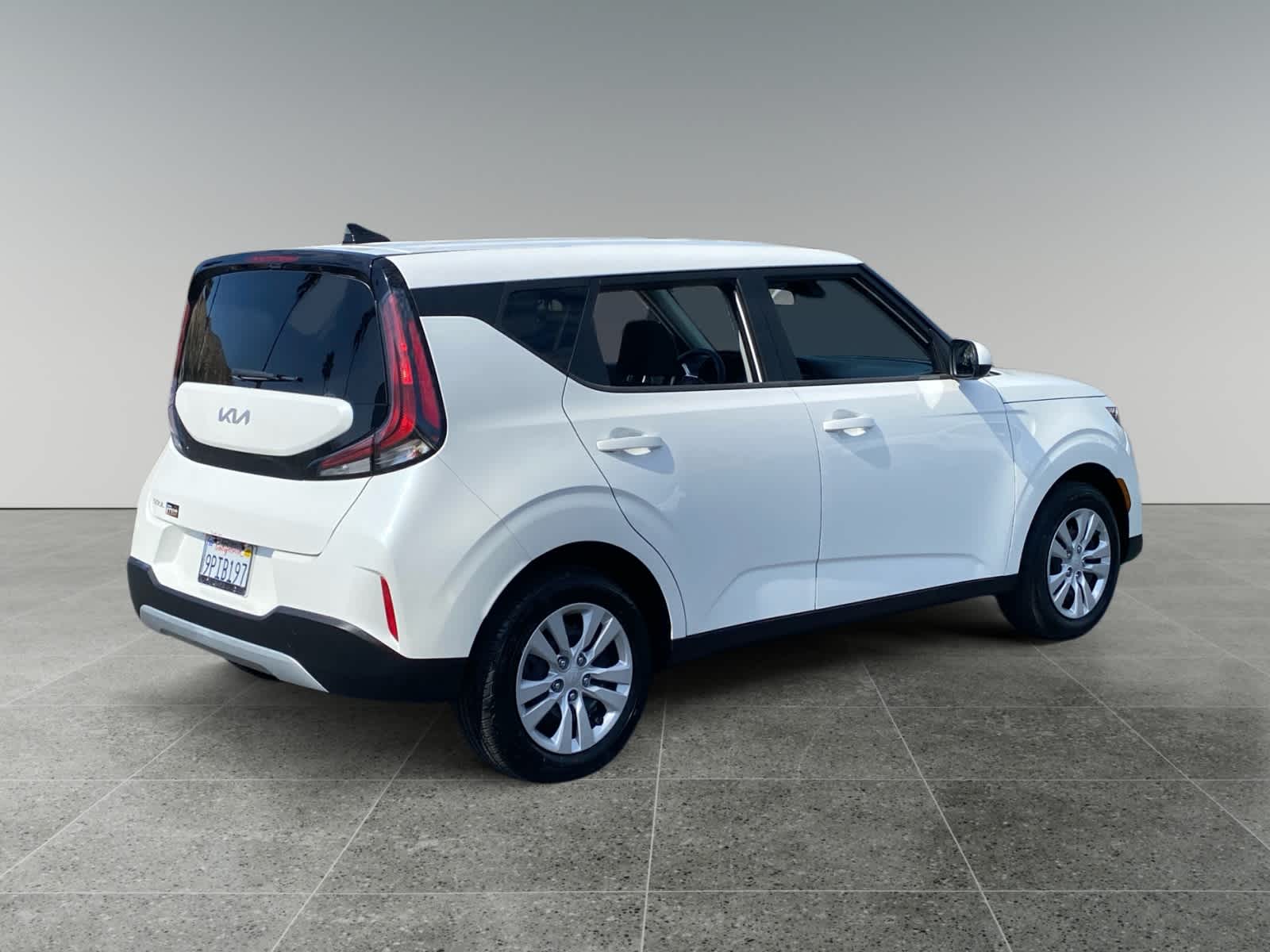 2025 Kia Soul LX photo 5