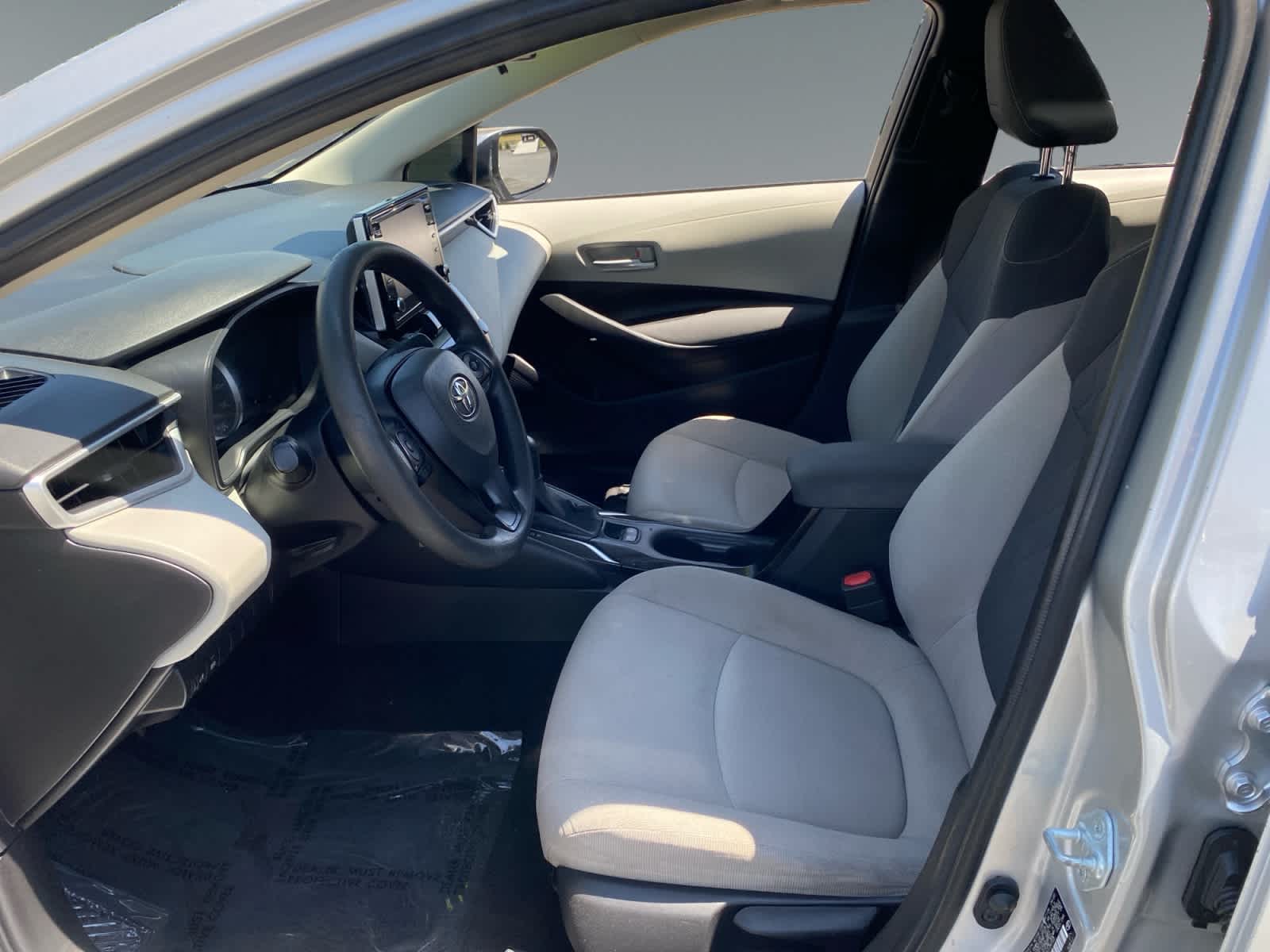 2021 Toyota Corolla LE - Photo 9