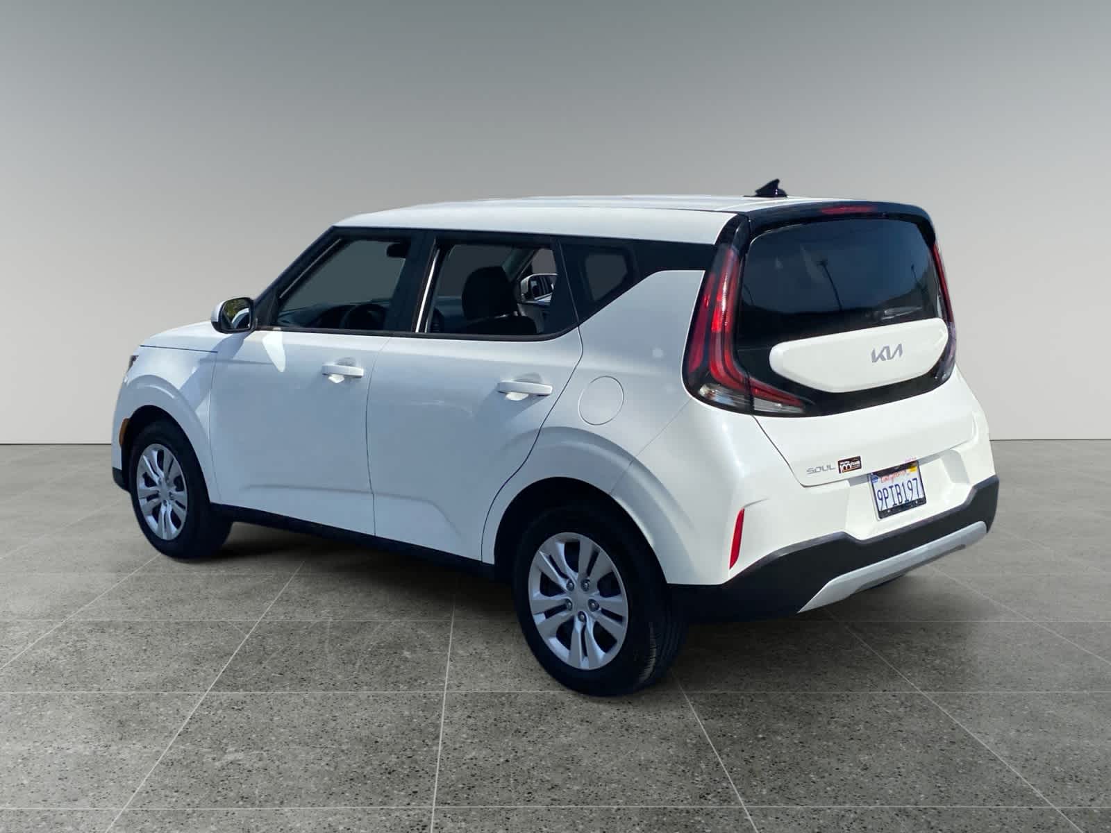 2025 Kia Soul LX photo 3