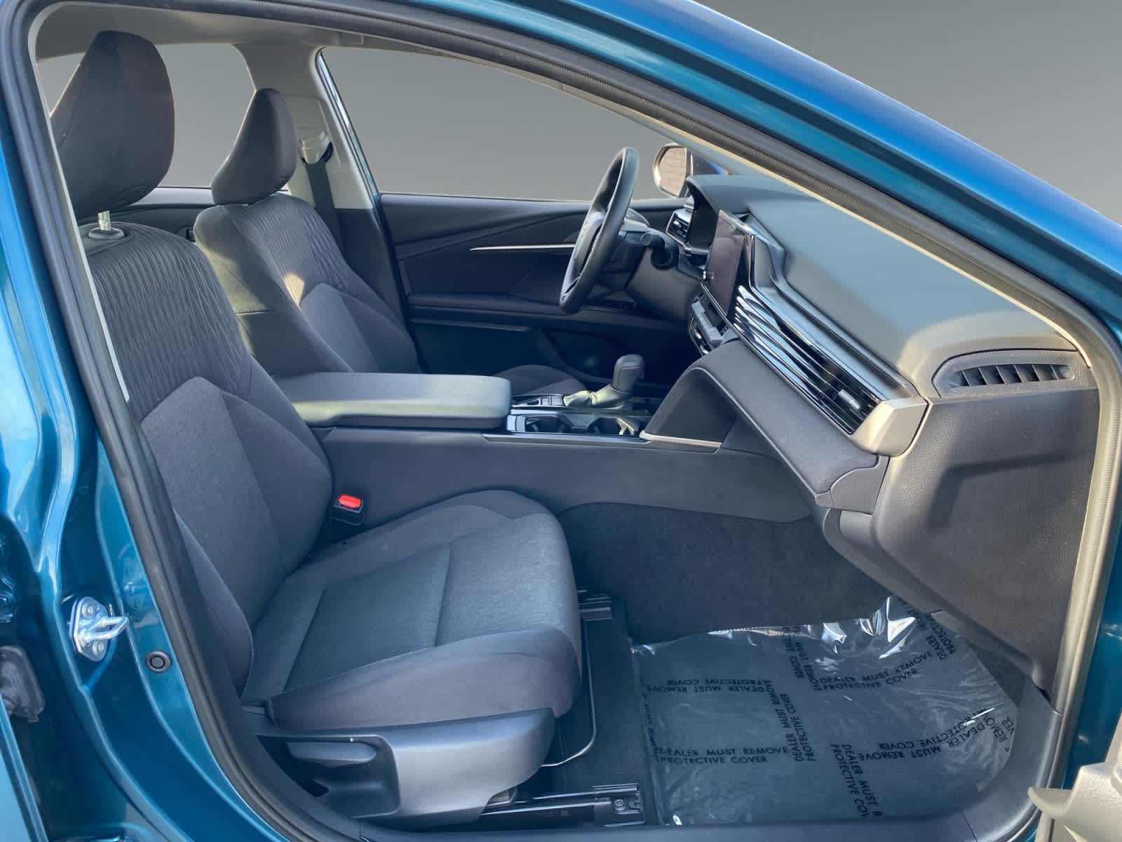 2025 Toyota Camry LE - Photo 15