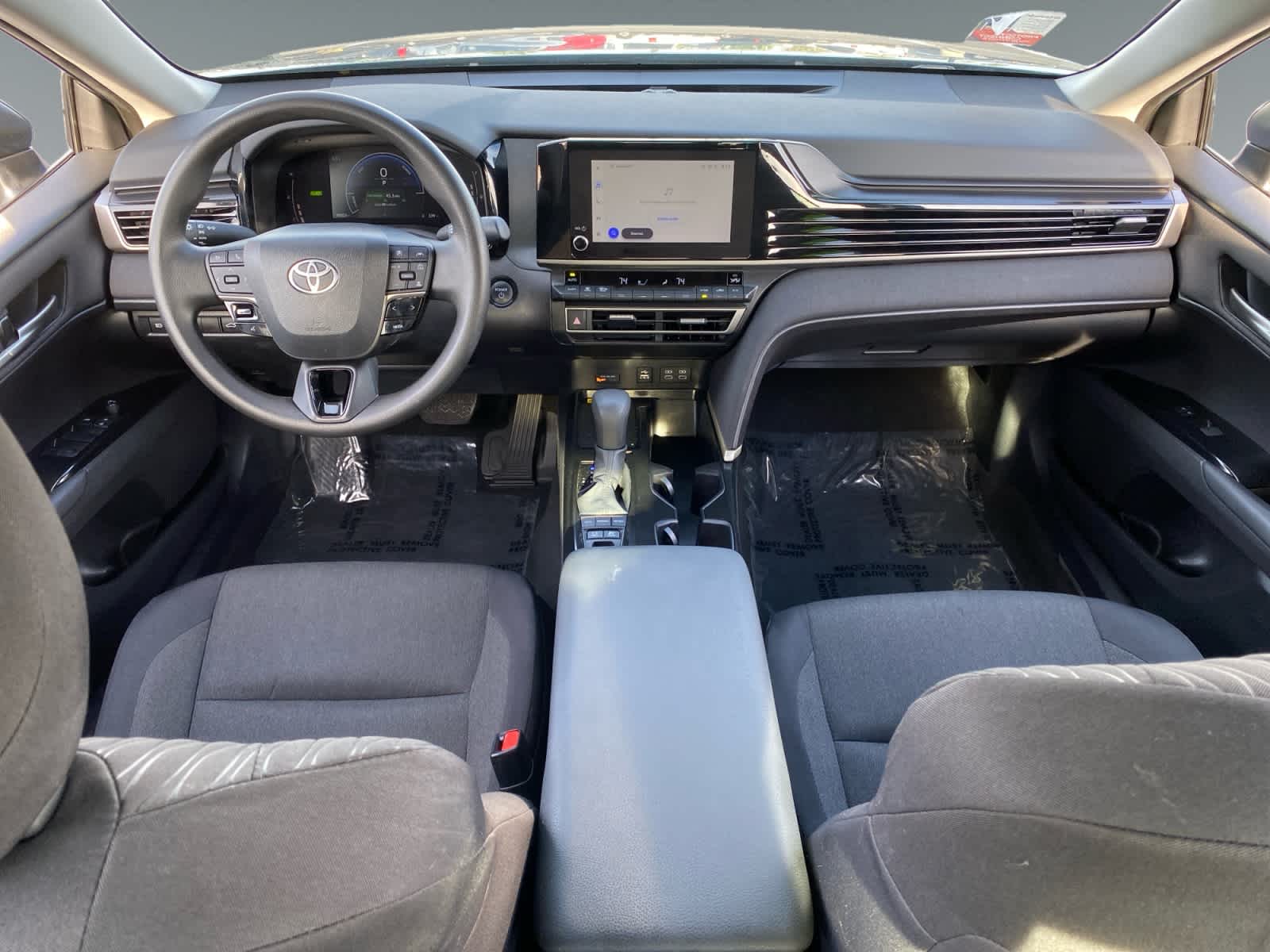 2025 Toyota Camry LE - Photo 10