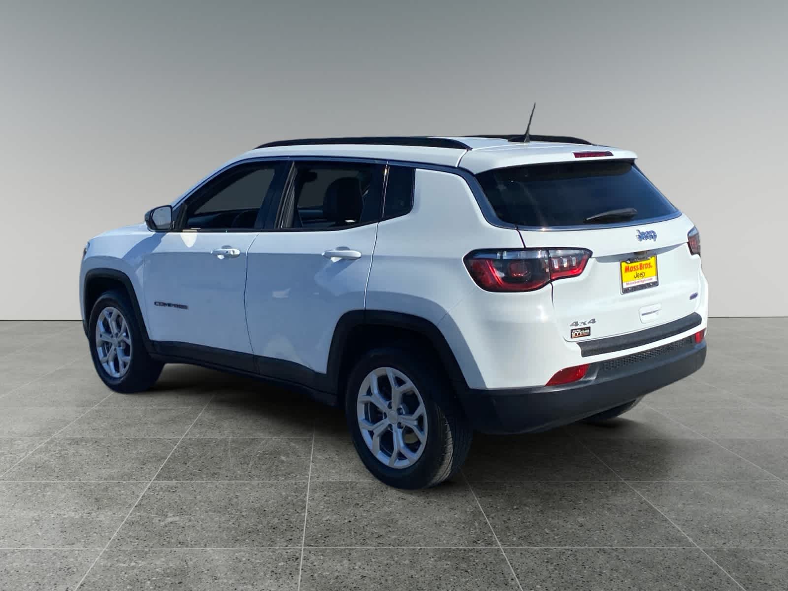 2024 Jeep Compass Latitude photo 3